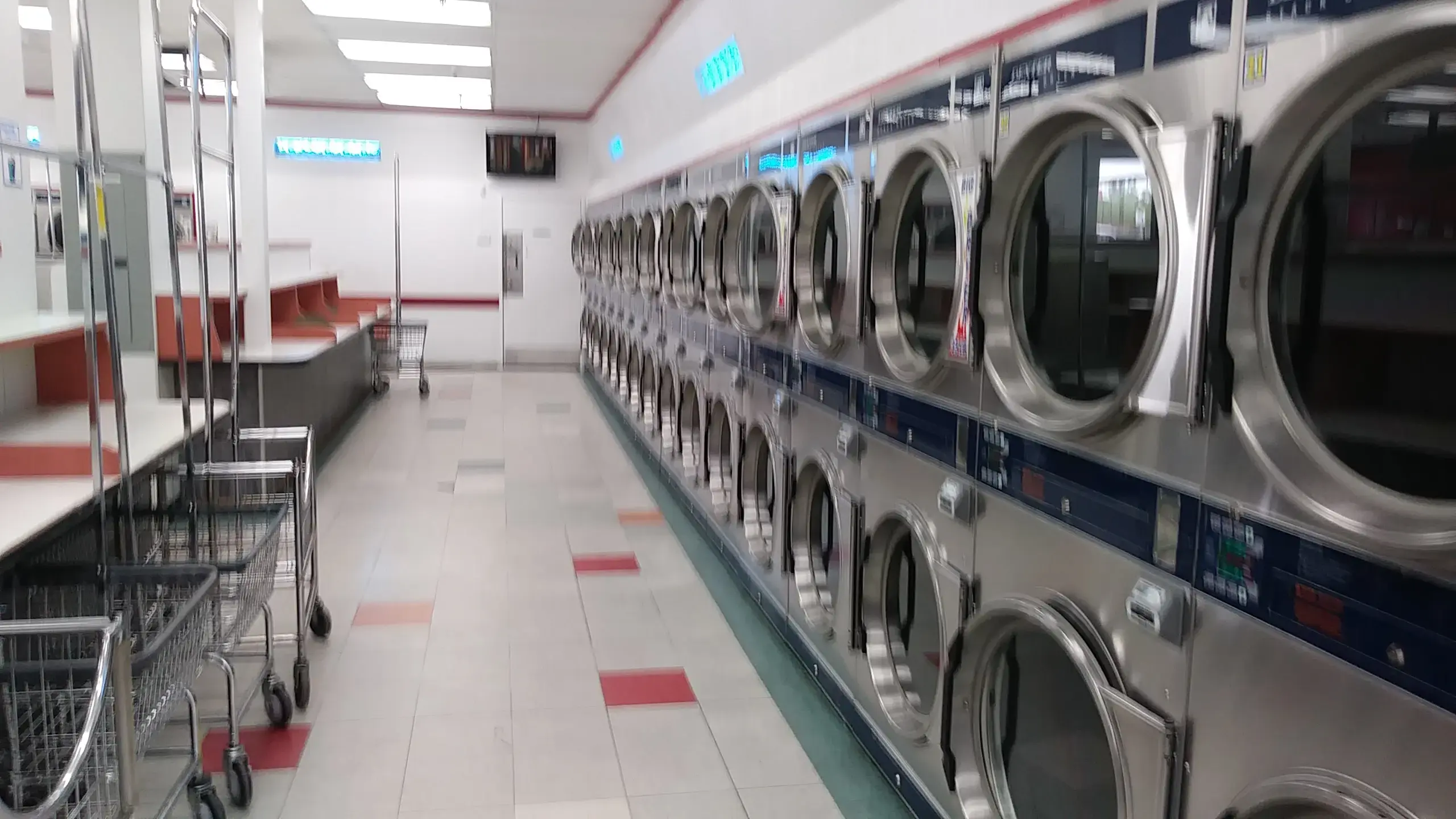 COIN Less LAUNDRY - Image 19