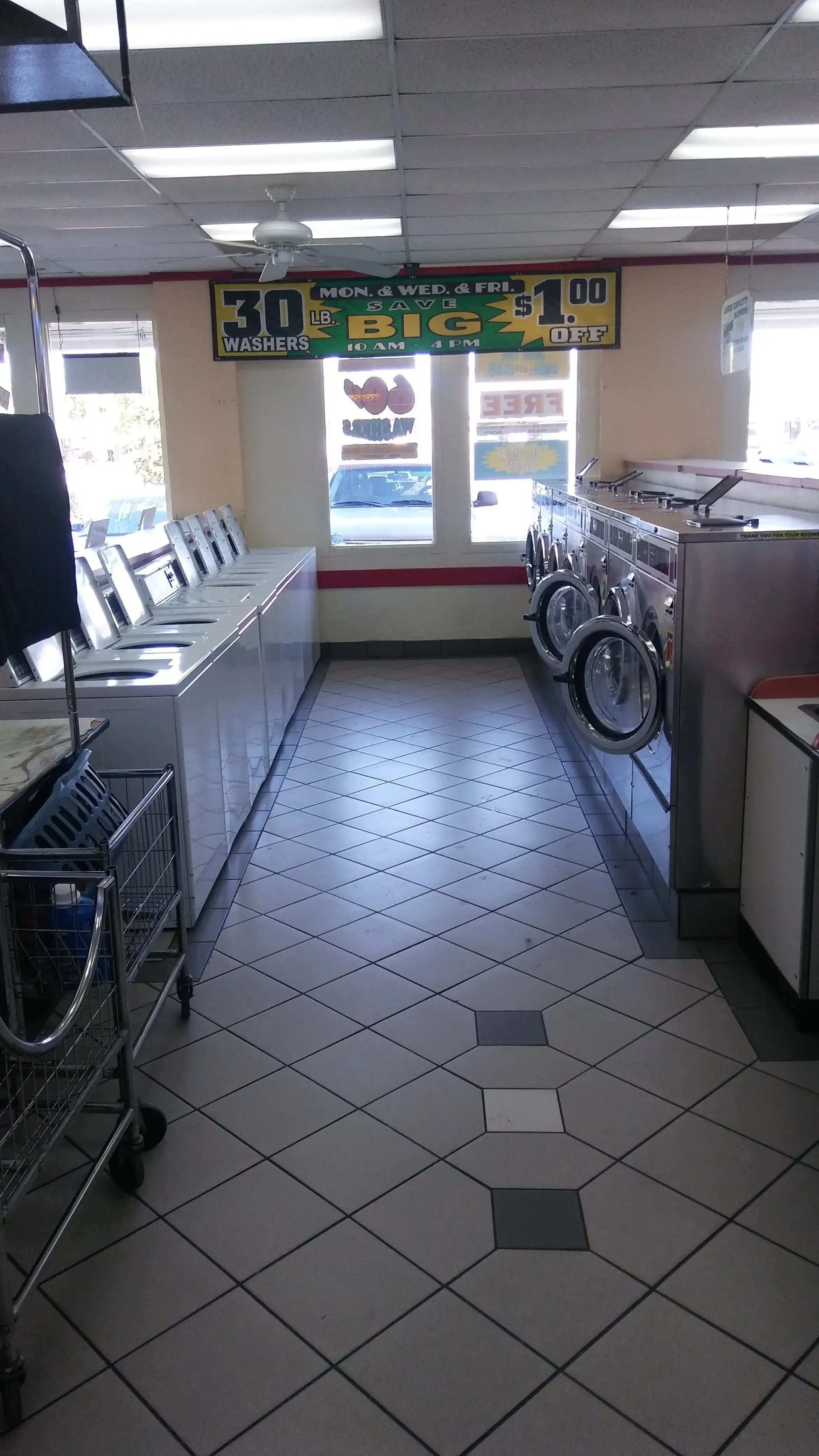 COIN Less LAUNDRY - Image 16