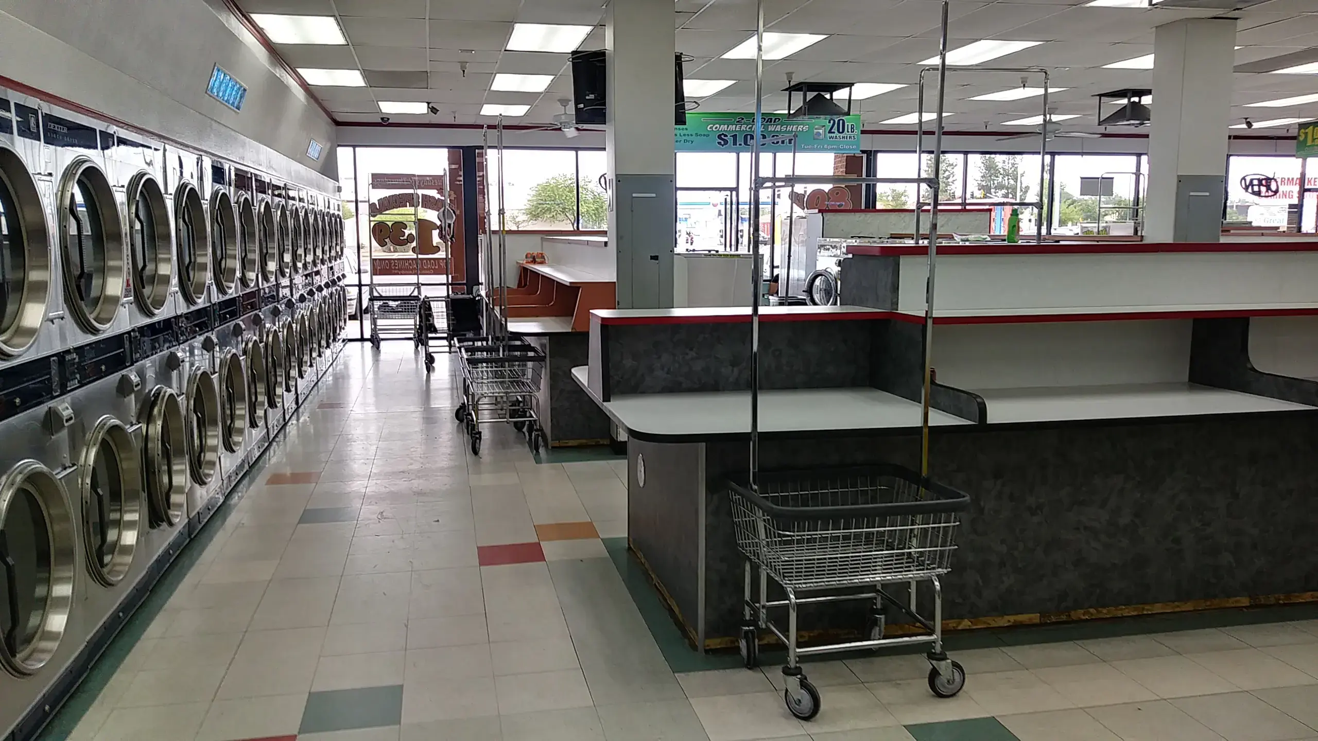 COIN Less LAUNDRY - Image 12