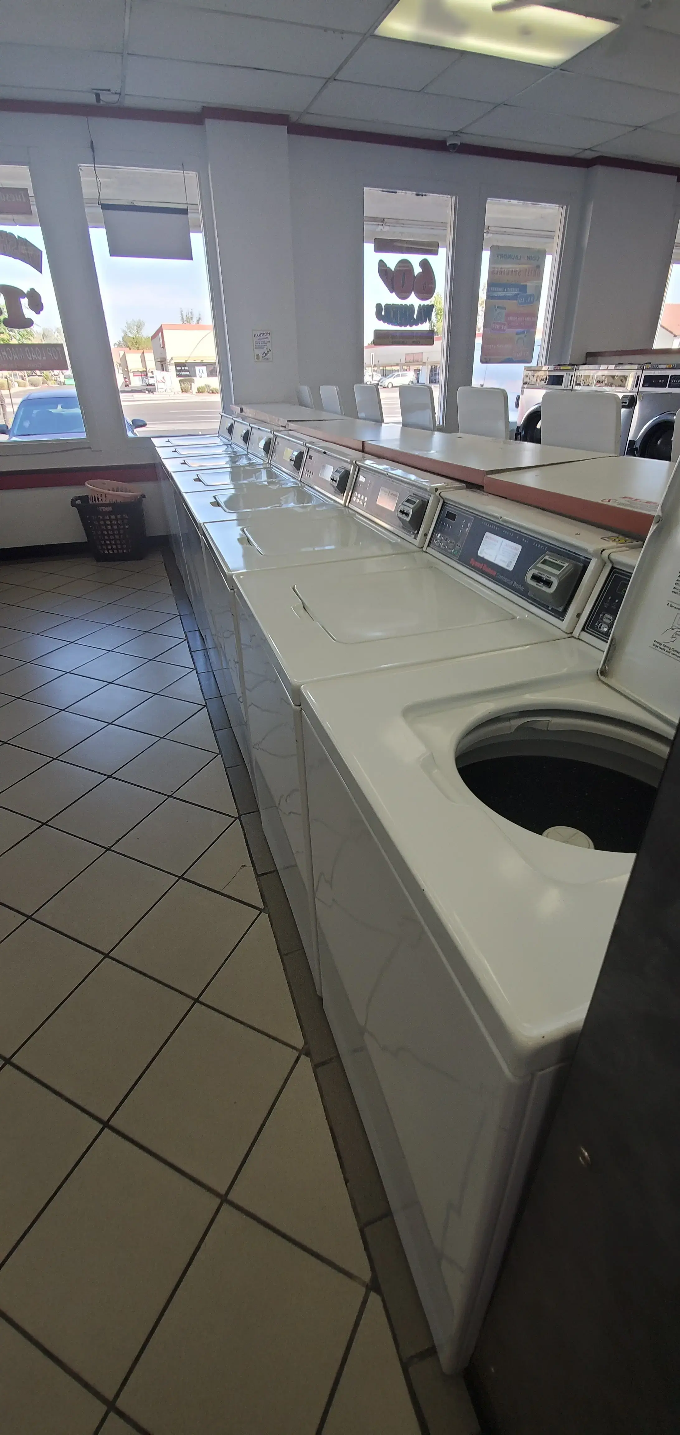 COIN Less LAUNDRY - Image 8