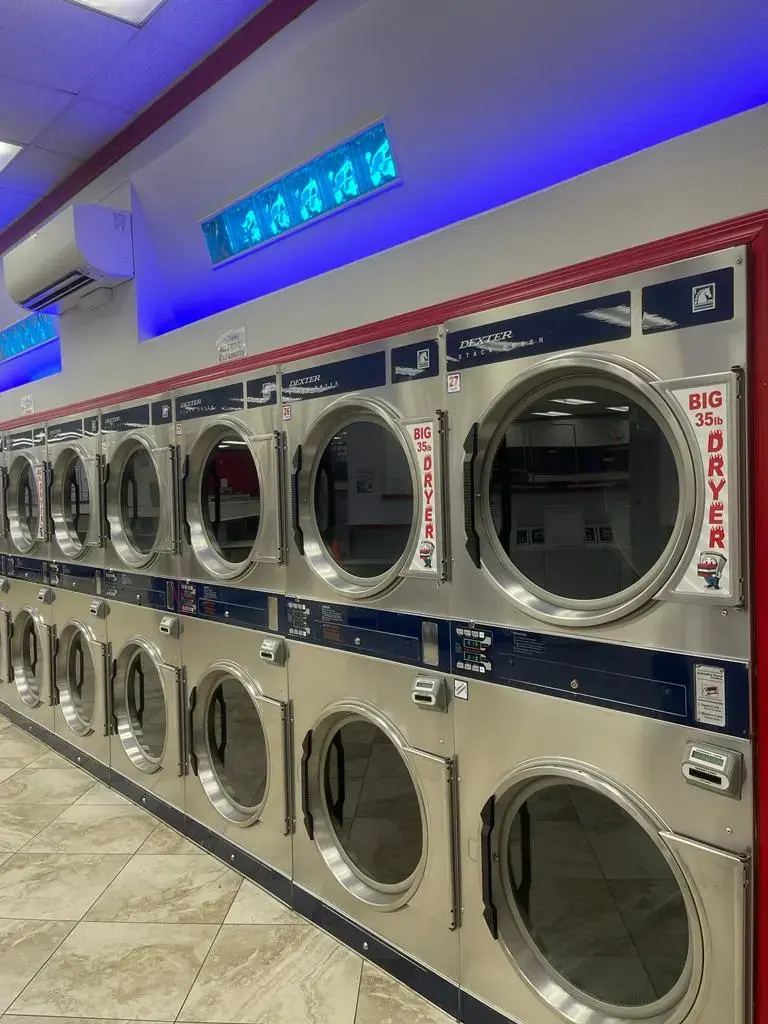 COIN Less LAUNDRY - Image 2