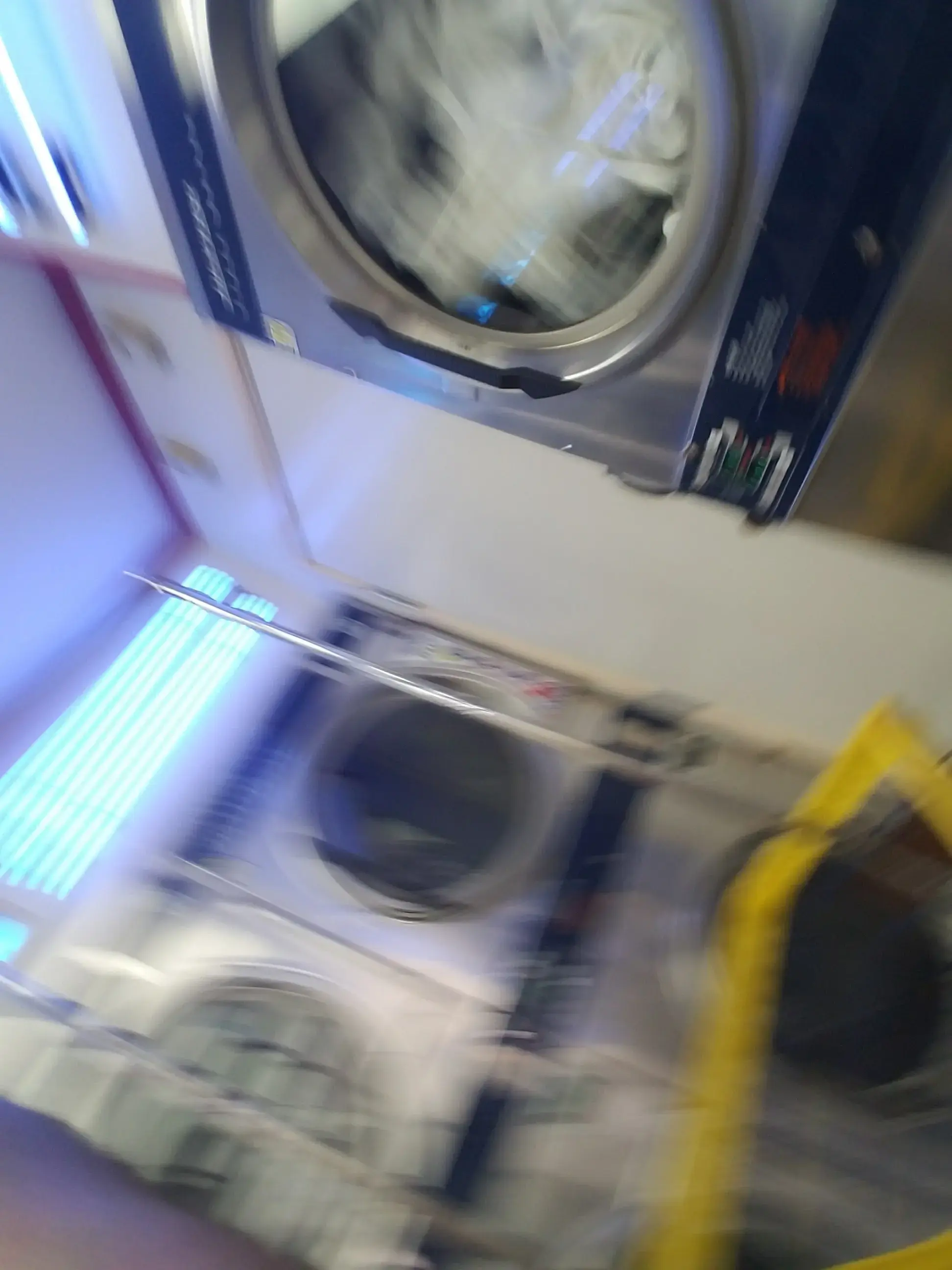COIN Less LAUNDRY - Image 18