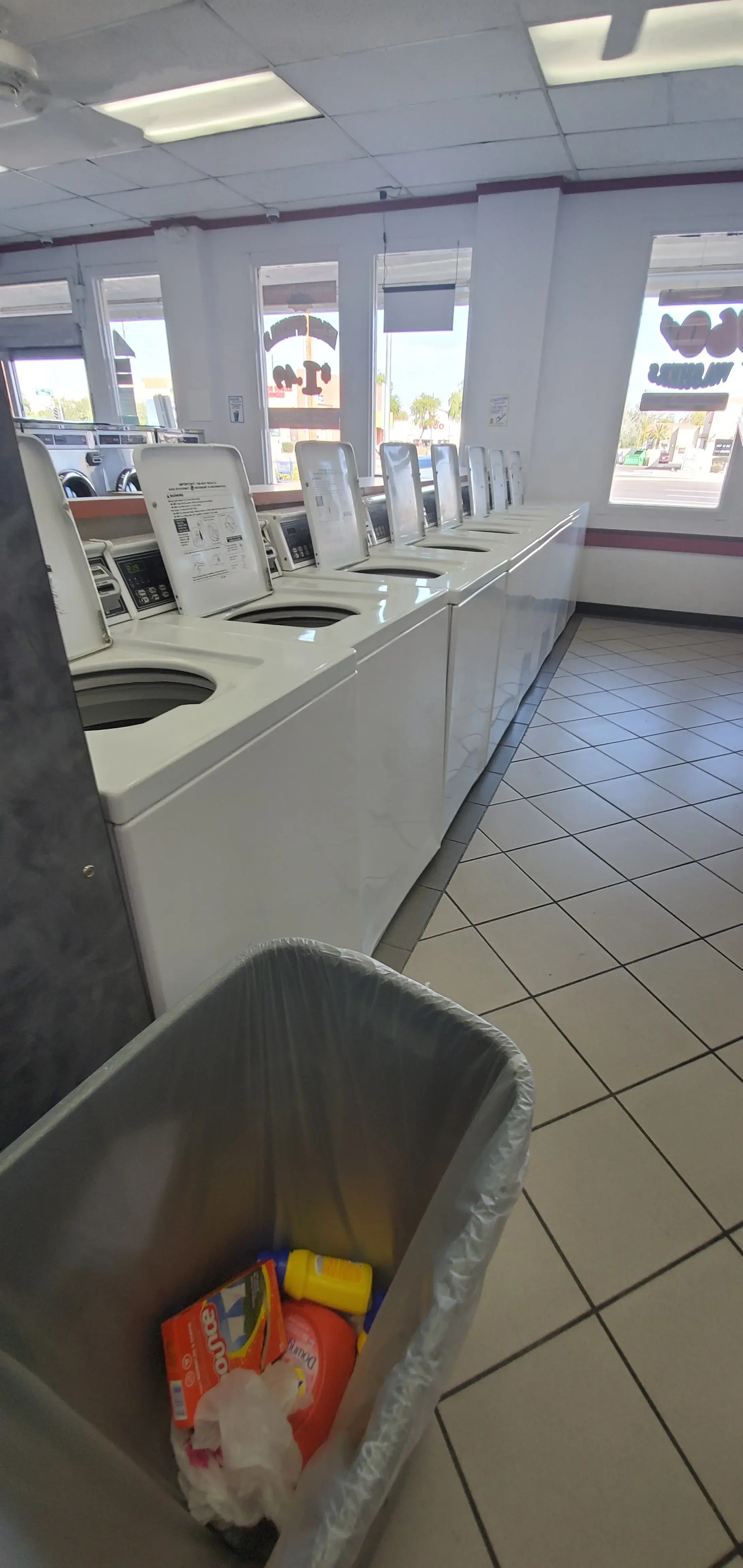 COIN Less LAUNDRY - Image 14