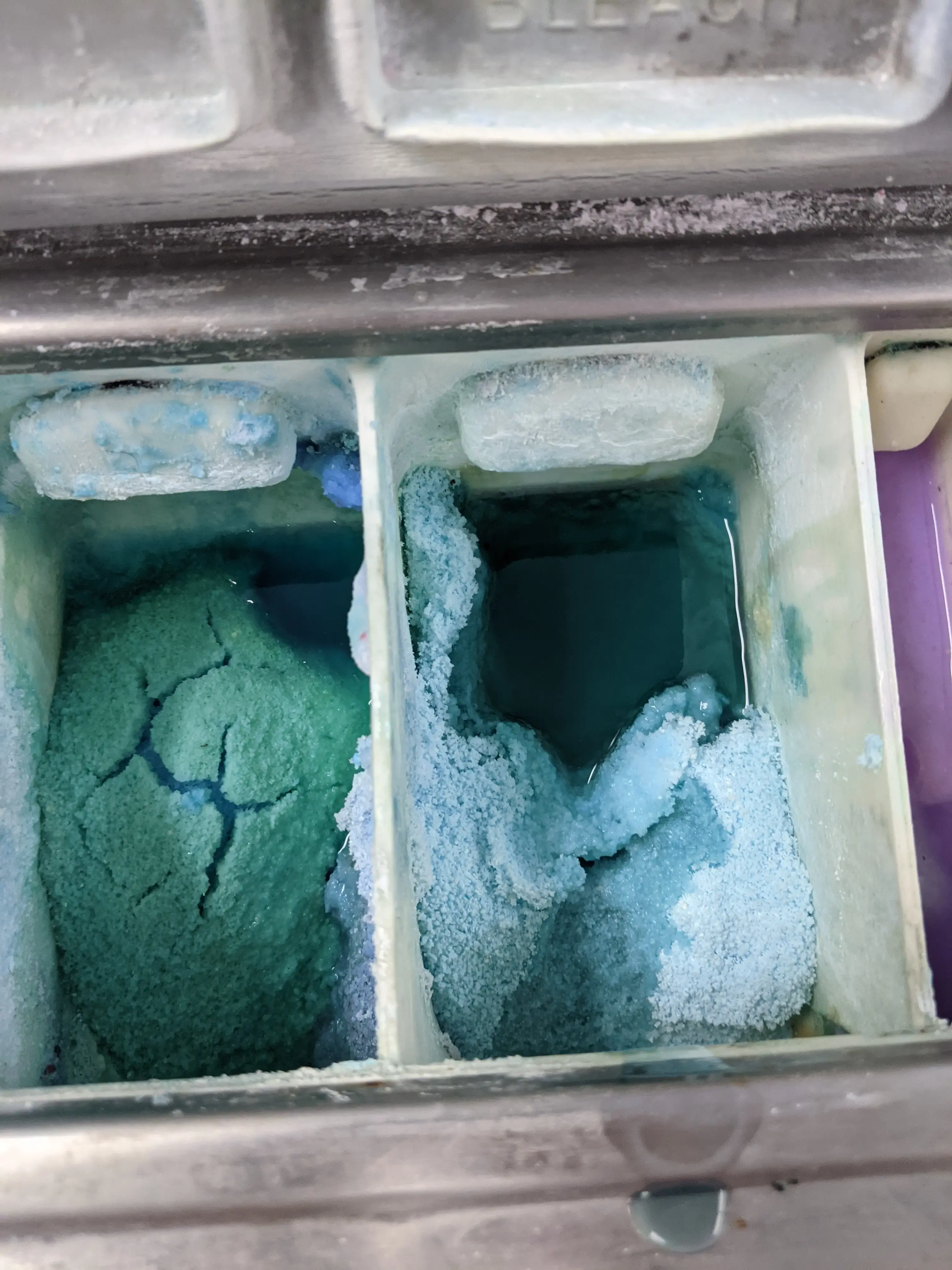 COIN Less LAUNDRY - Image 20