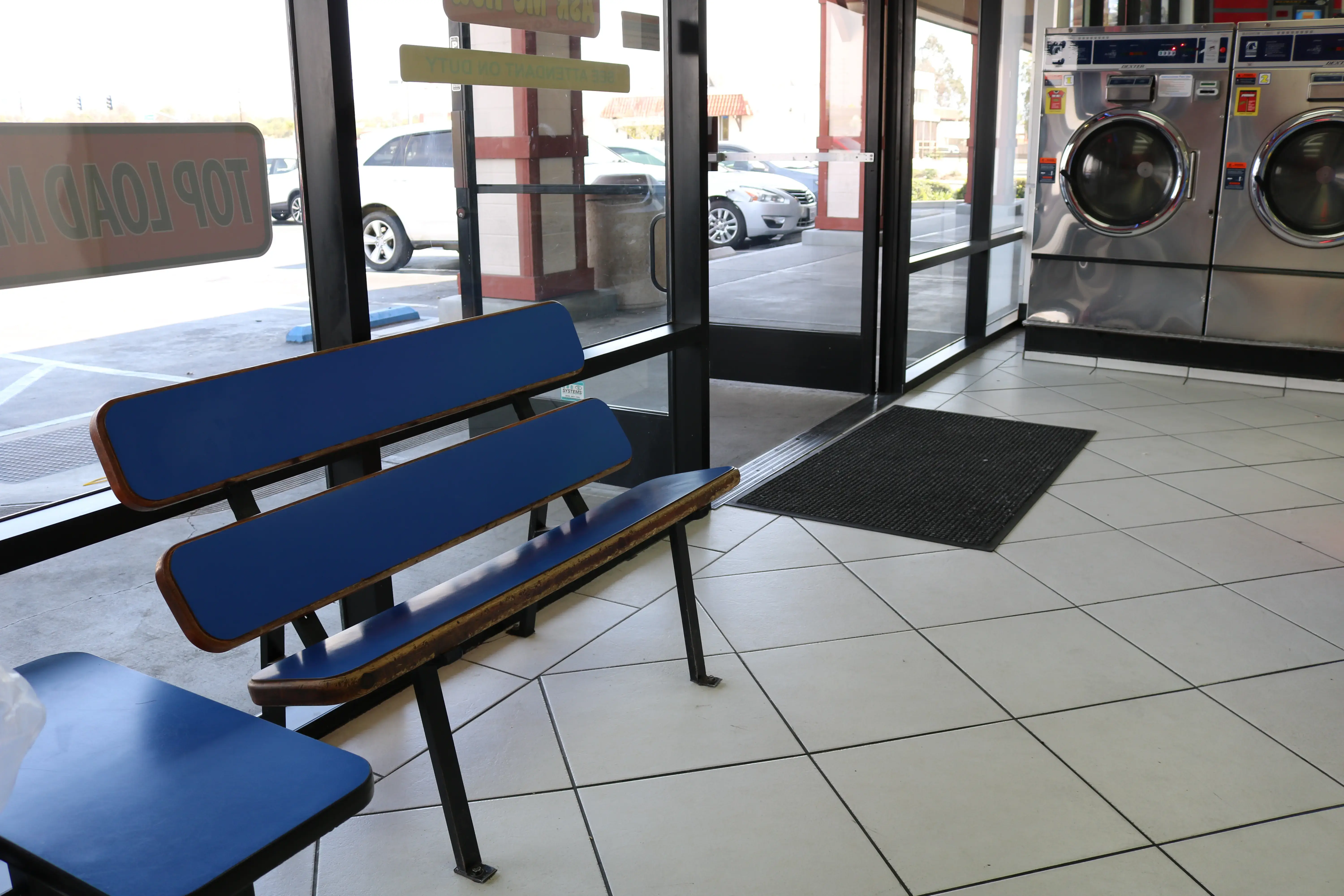 COIN Less LAUNDRY - Image 13