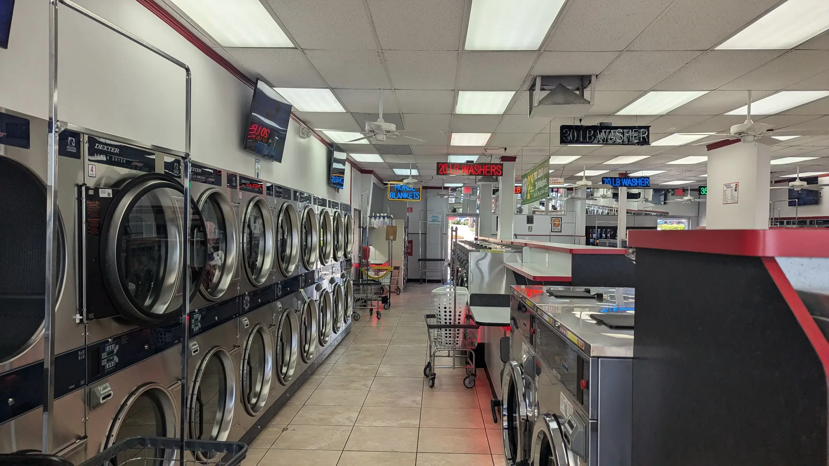 COIN Less LAUNDRY - Image 1