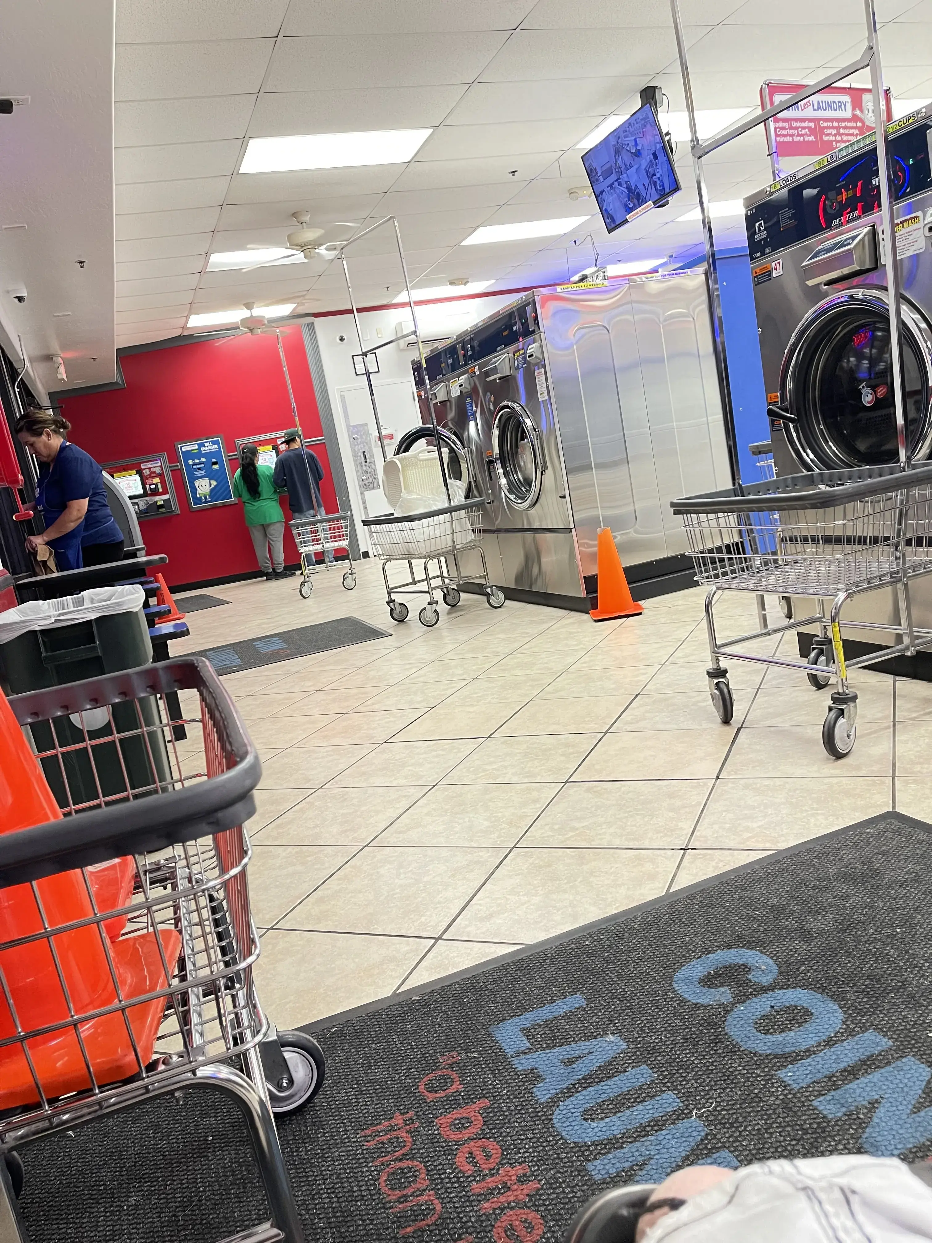 COIN Less LAUNDRY - Image 19