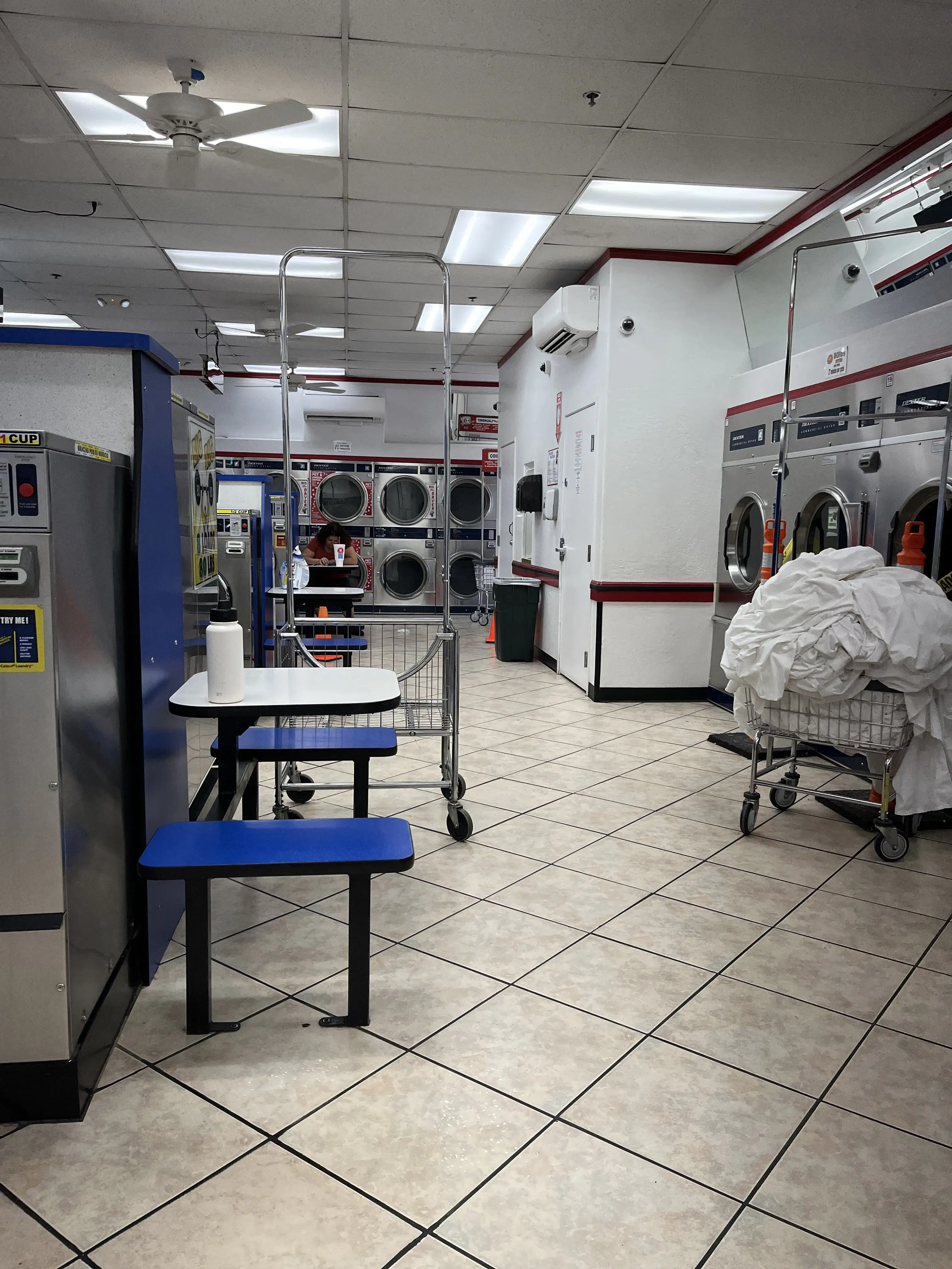 COIN Less LAUNDRY thumbnail 5