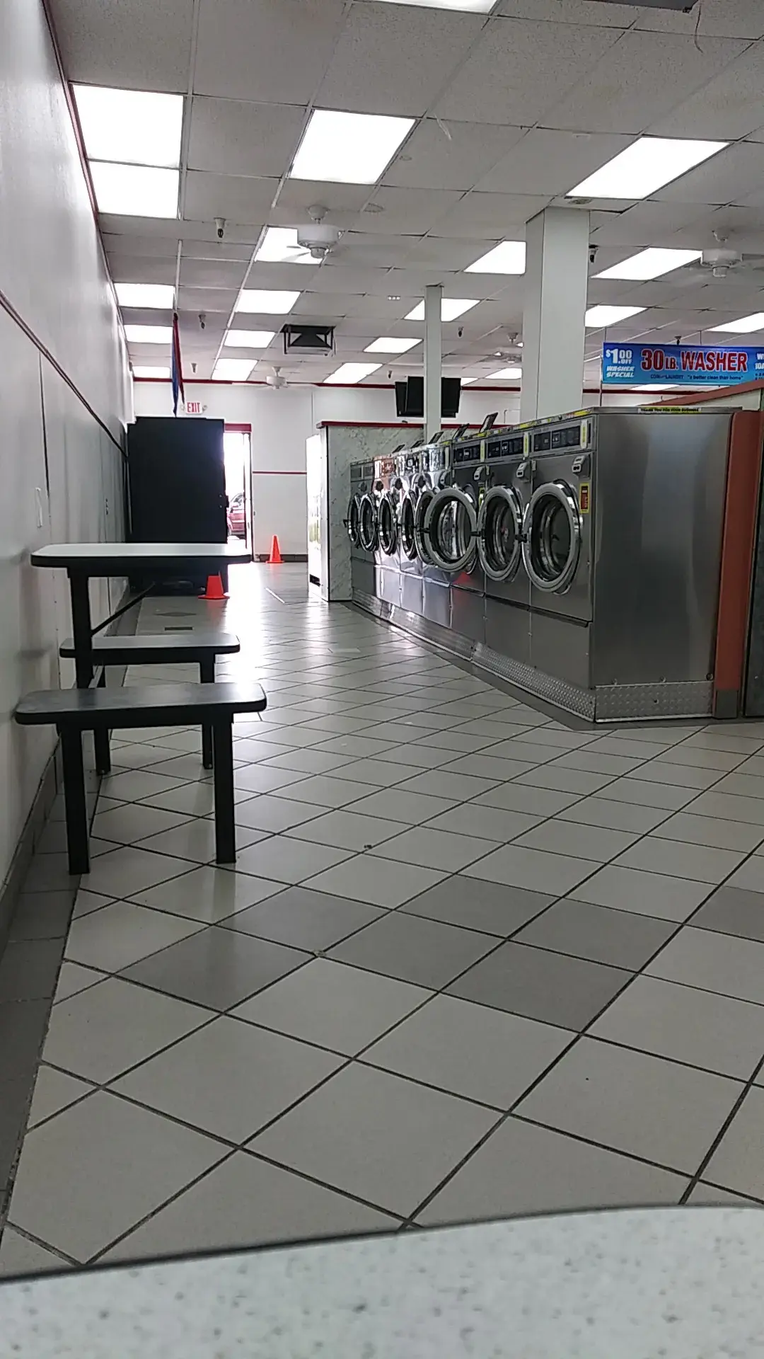COIN Less LAUNDRY - Image 14