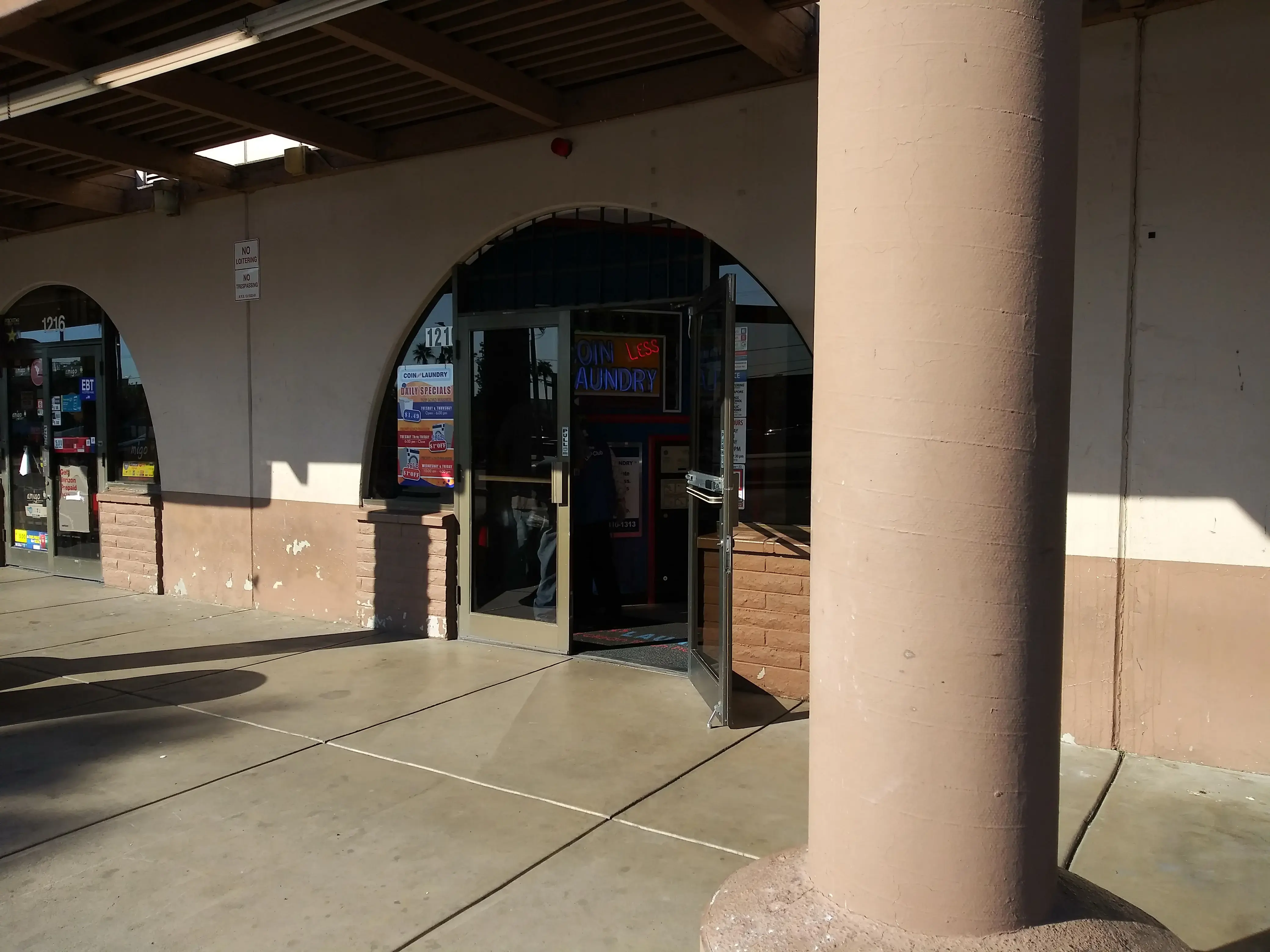 COIN Less LAUNDRY thumbnail 7