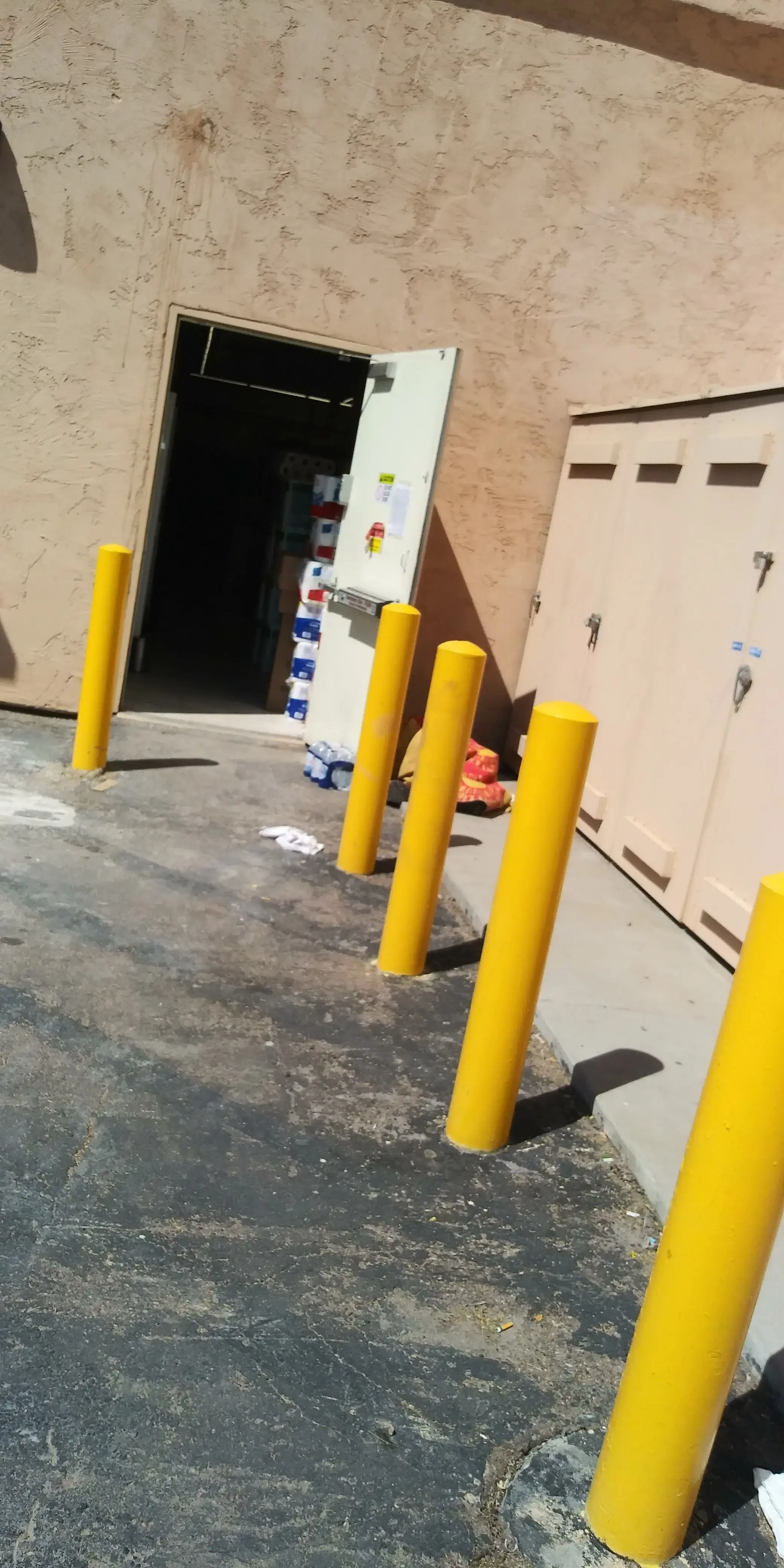 COIN Less LAUNDRY - Image 11