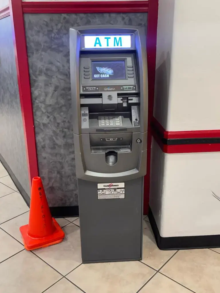 COIN Less LAUNDRY - Image 7