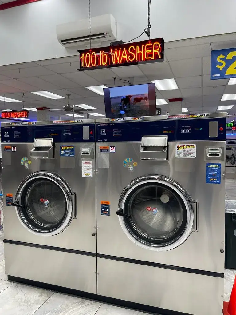 COIN Less LAUNDRY - Image 1