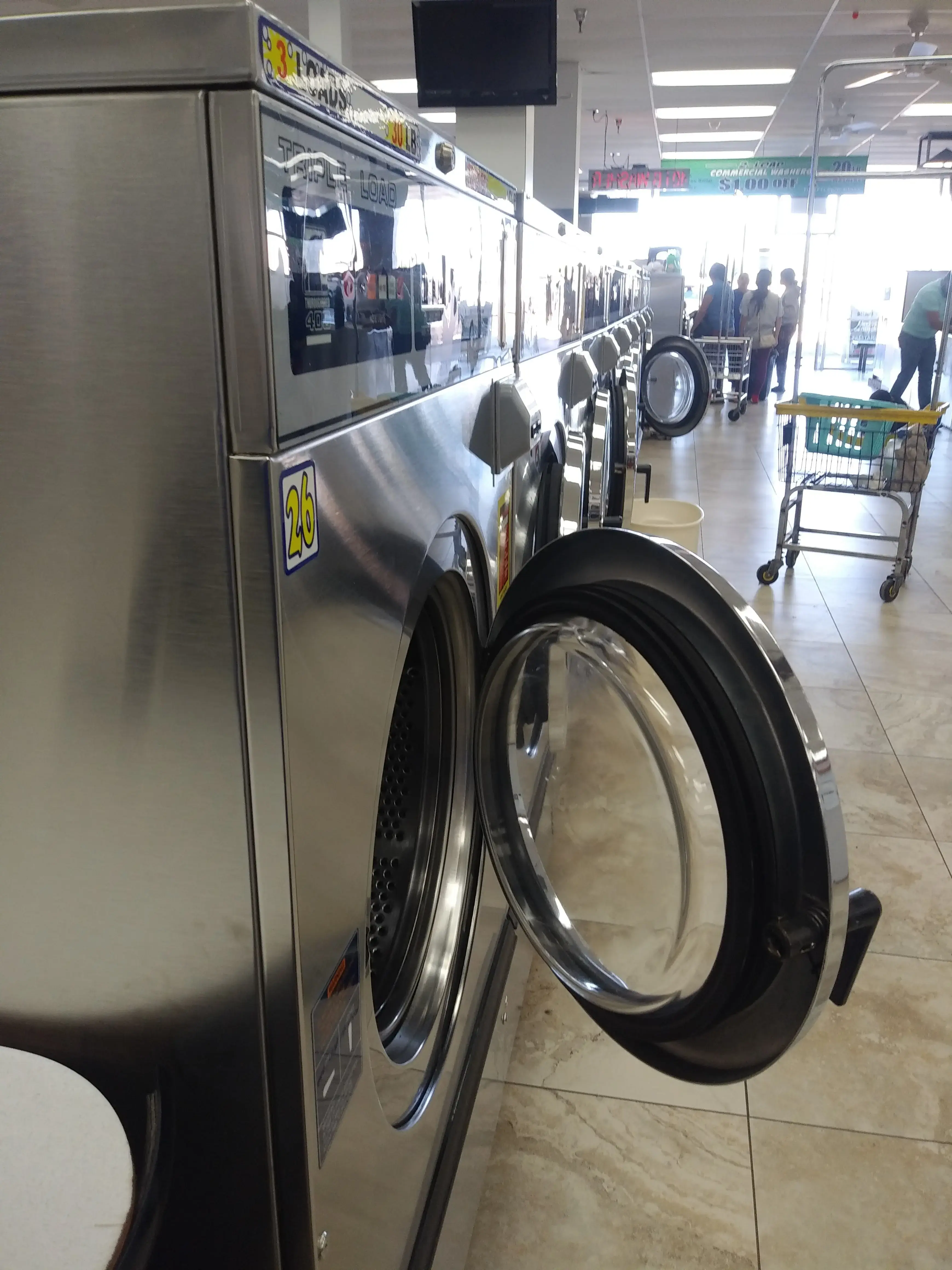 COIN Less LAUNDRY - Image 9