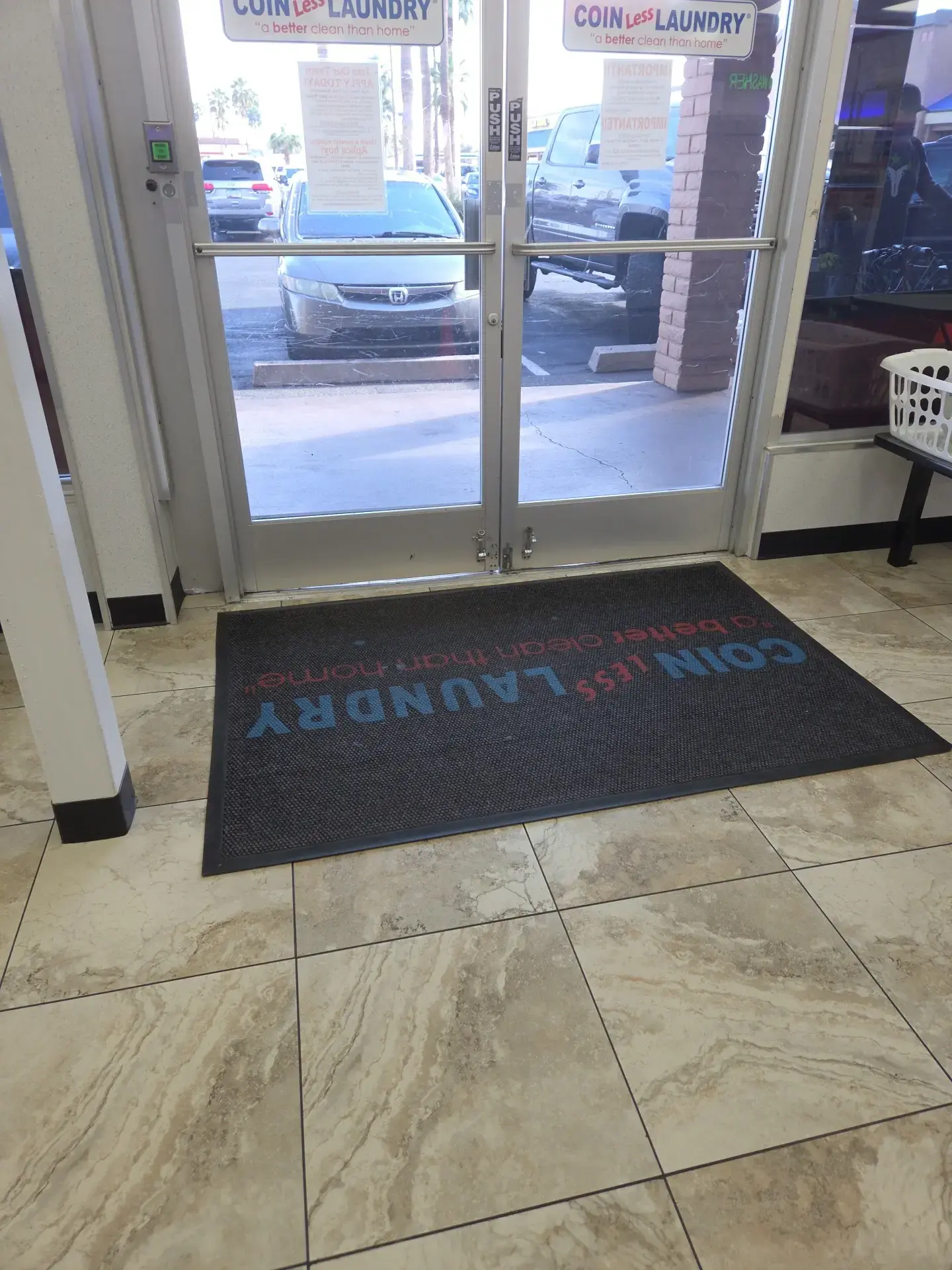 COIN Less LAUNDRY - Image 13