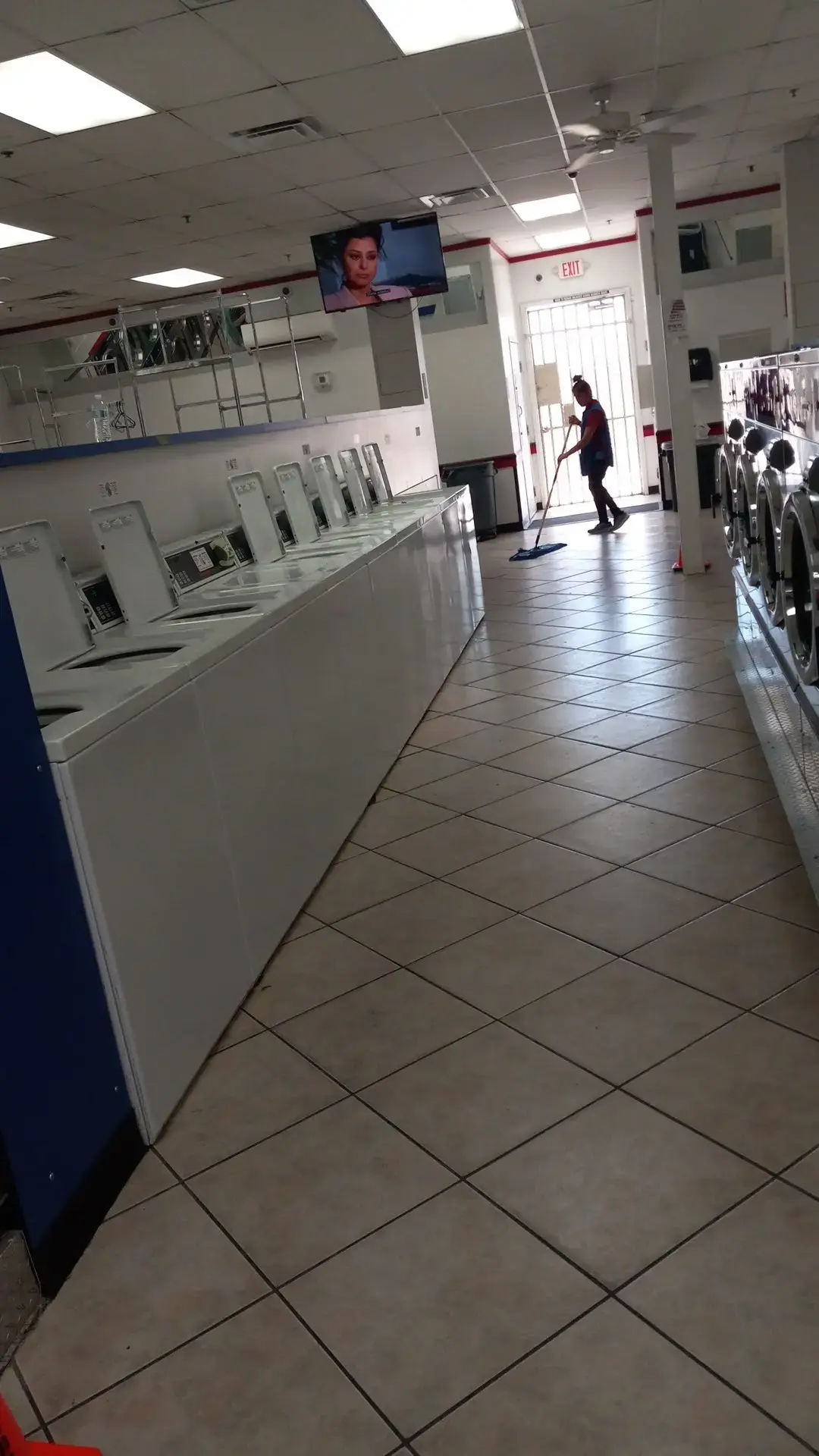 COIN Less LAUNDRY thumbnail 12