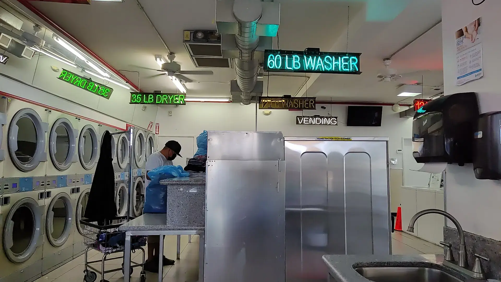 COIN Less LAUNDRY thumbnail 7