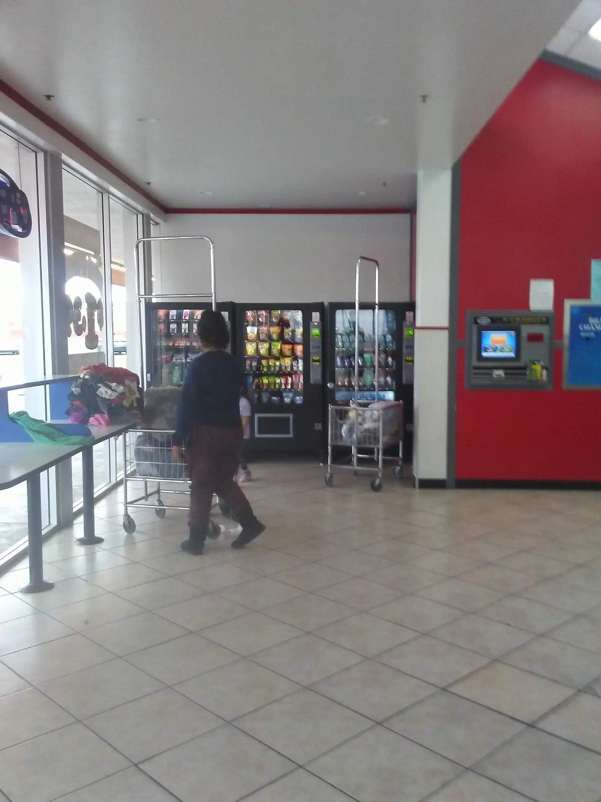 COIN Less LAUNDRY - Image 14