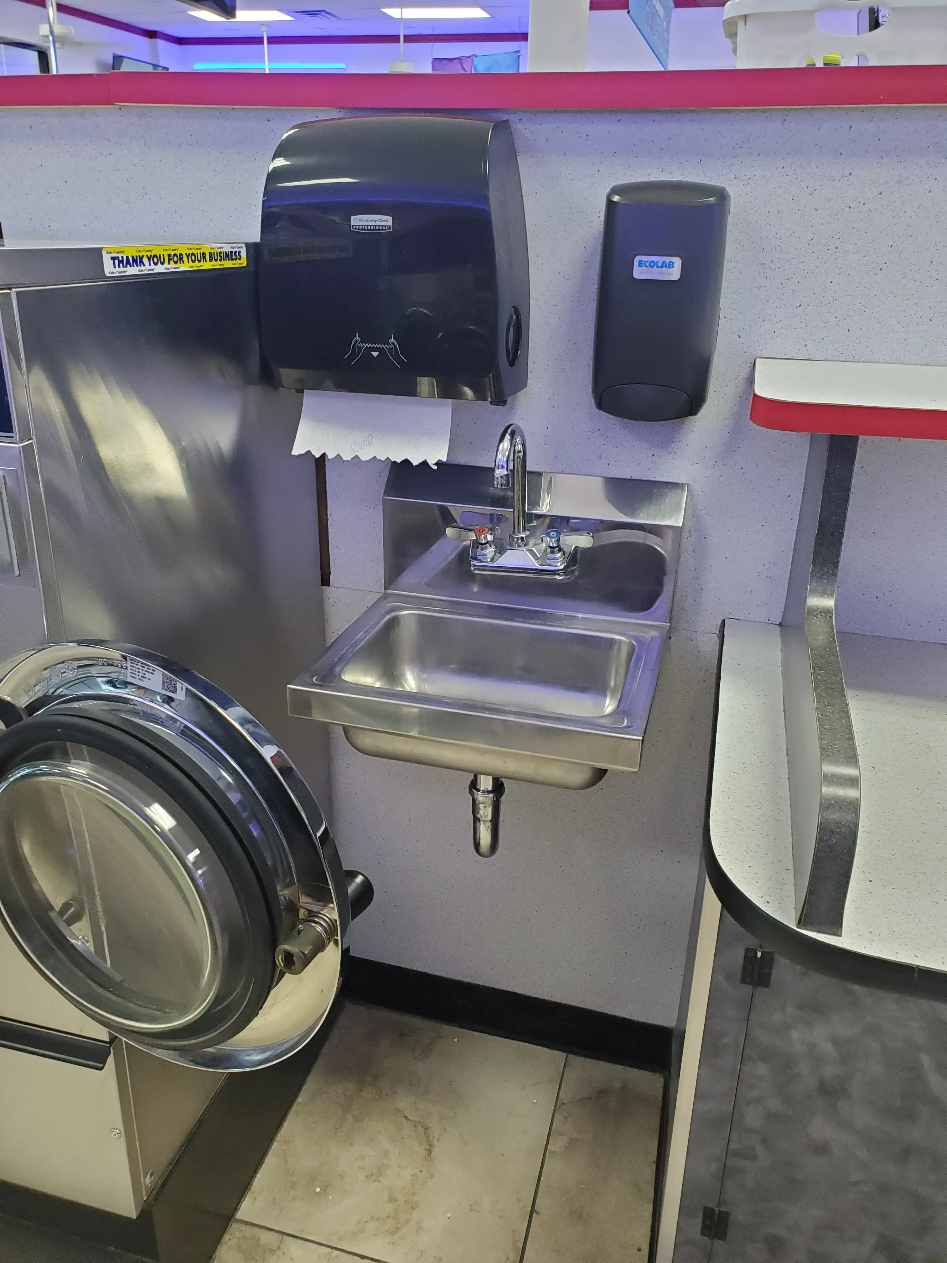 COIN Less LAUNDRY thumbnail 8