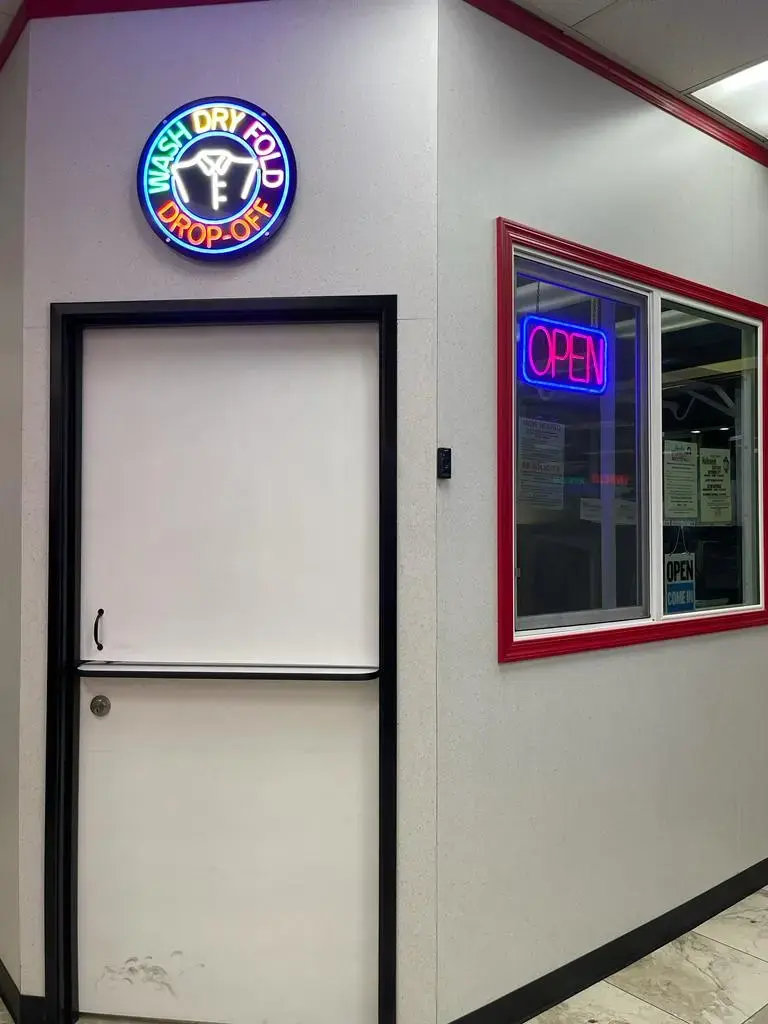 COIN Less LAUNDRY thumbnail 7