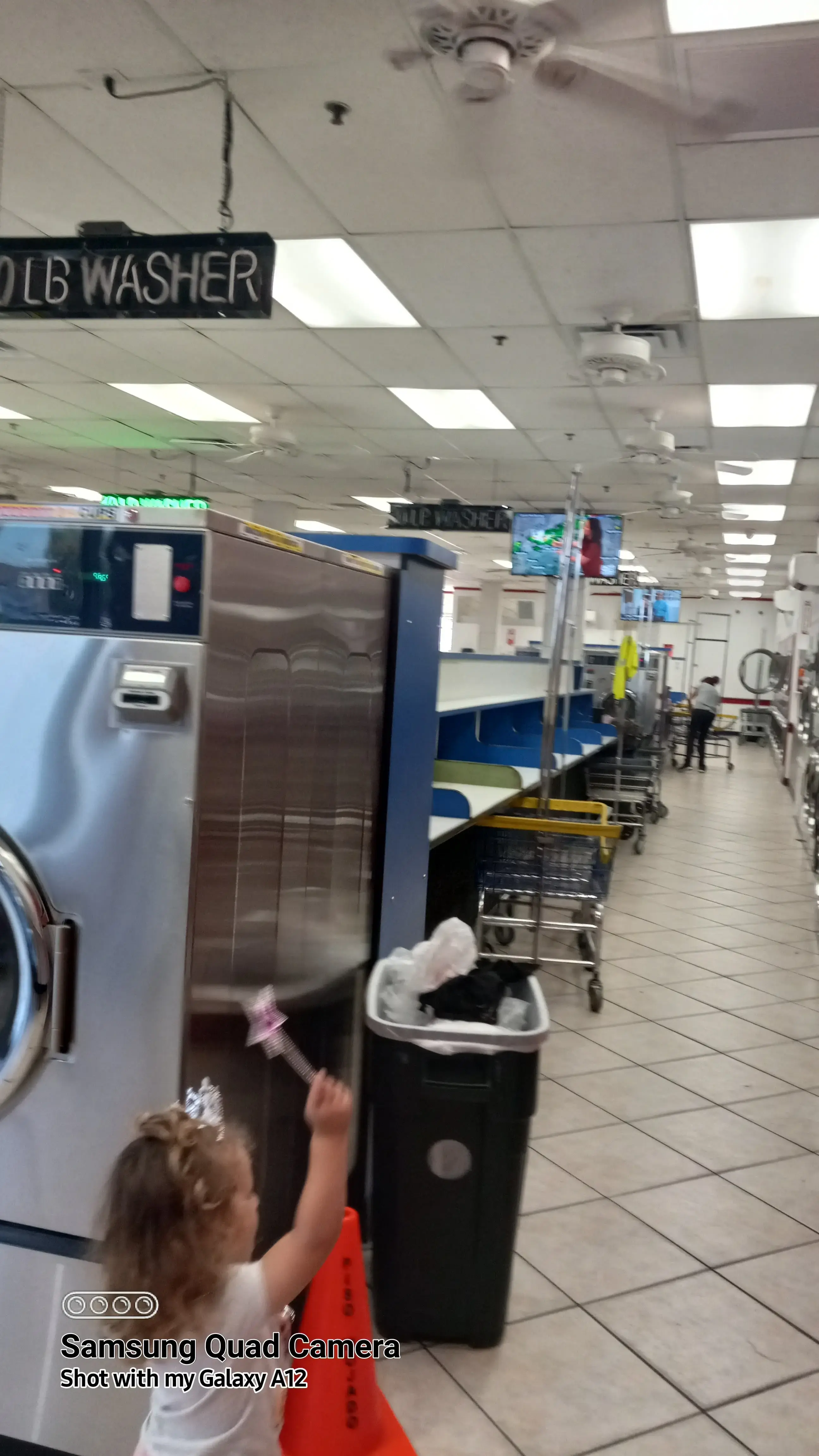 COIN Less LAUNDRY - Image 15