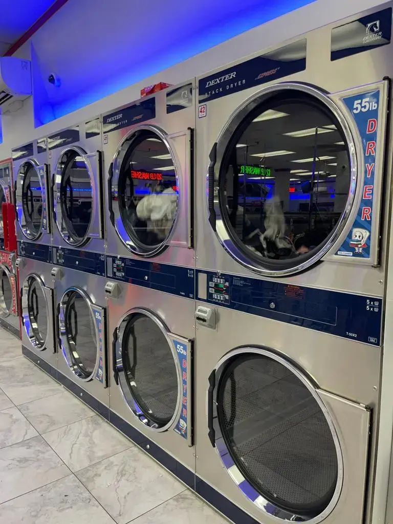COIN Less LAUNDRY - Image 2