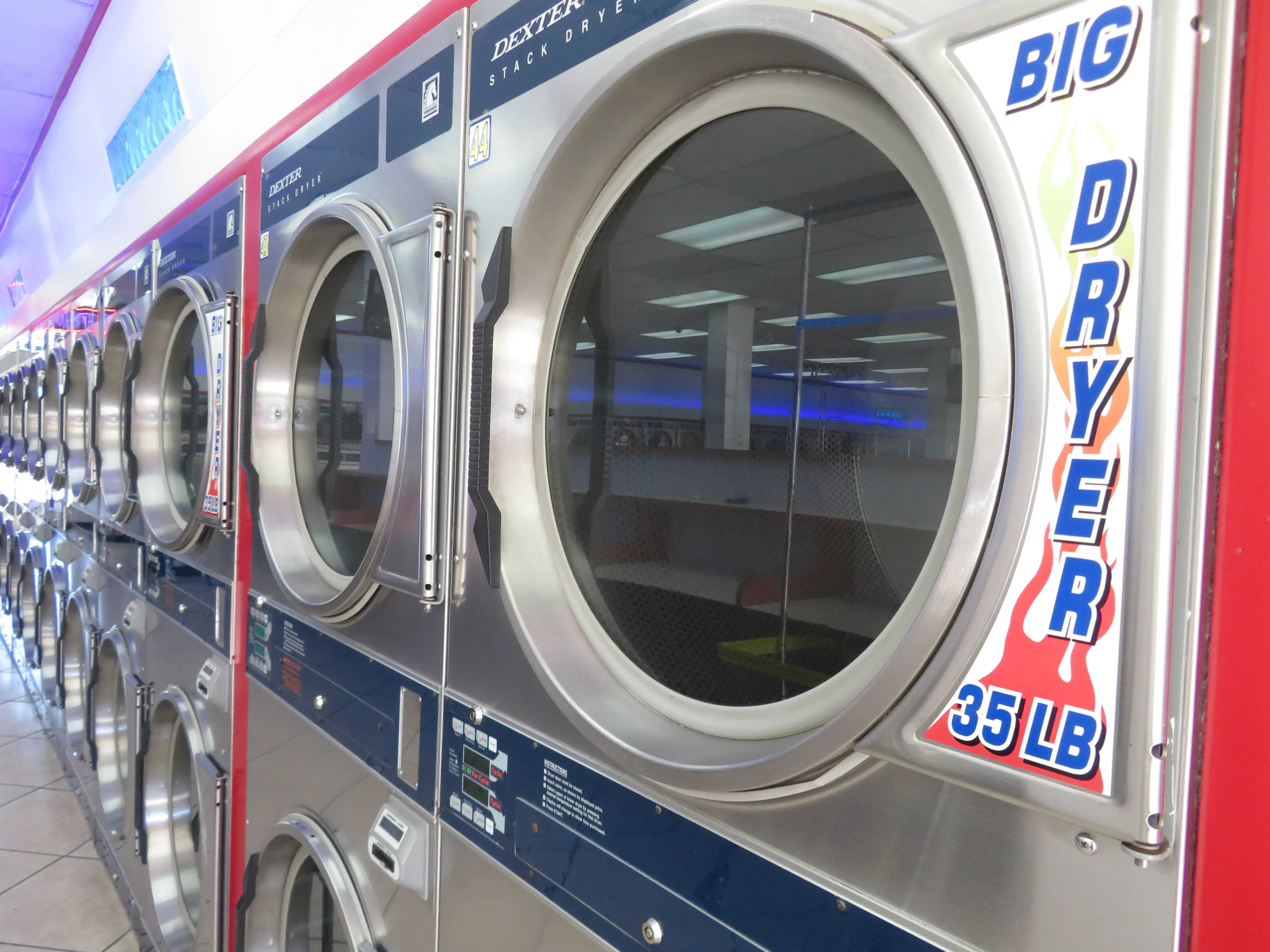 COIN Less LAUNDRY thumbnail 7