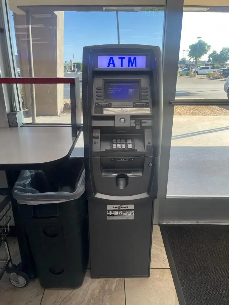 COIN Less LAUNDRY - Image 6