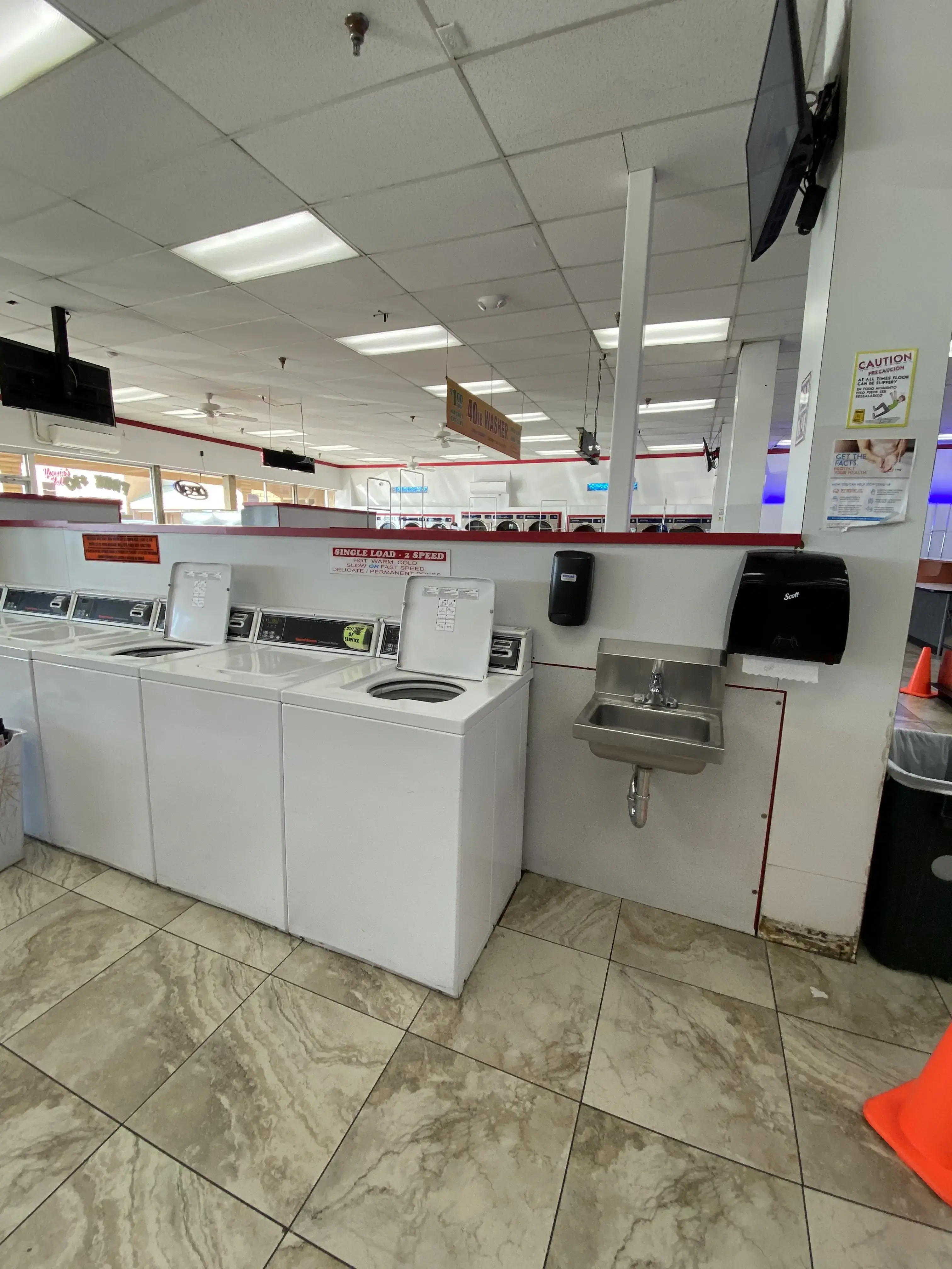 COIN Less LAUNDRY - Image 17