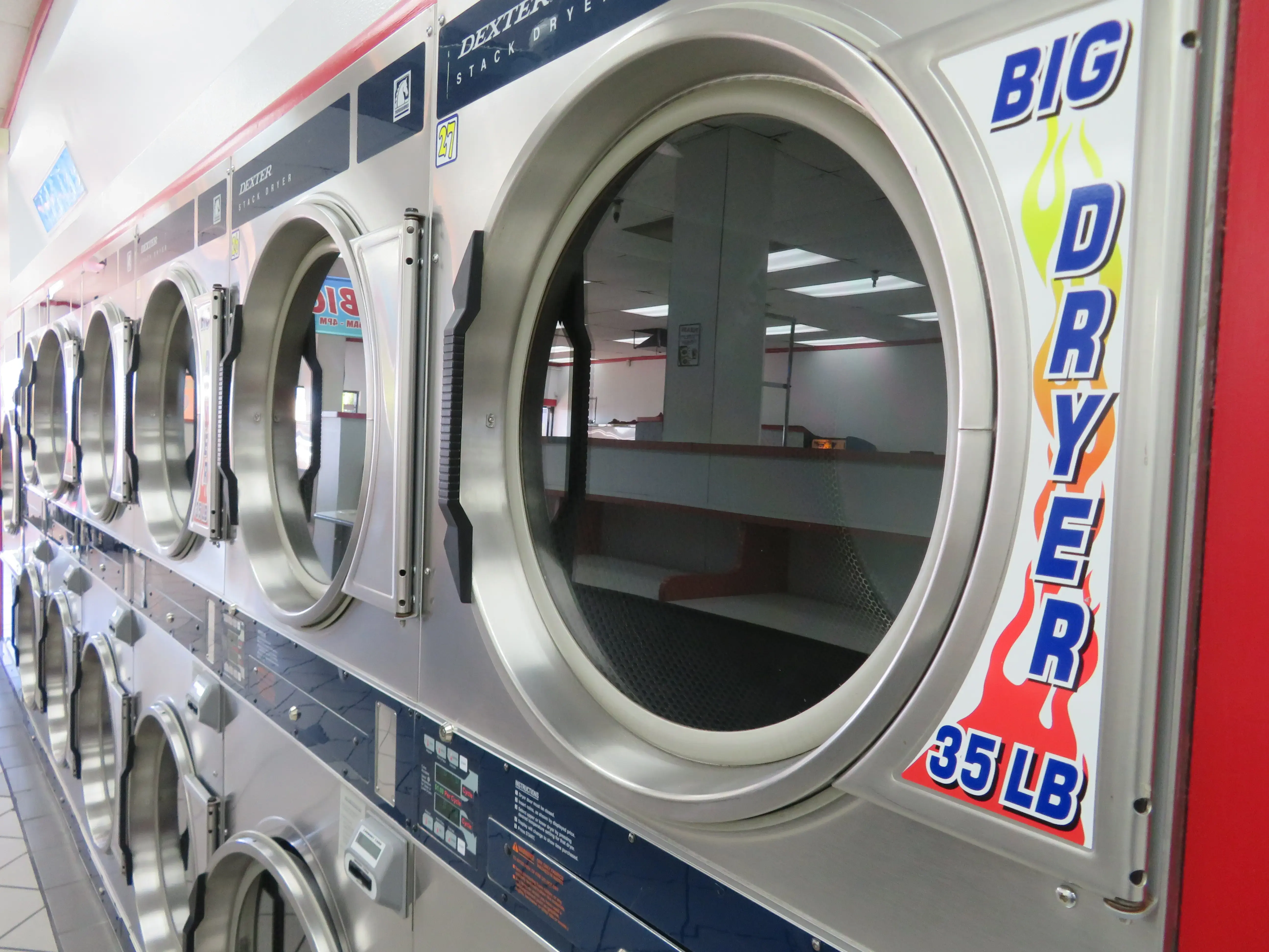 COIN Less LAUNDRY thumbnail 12