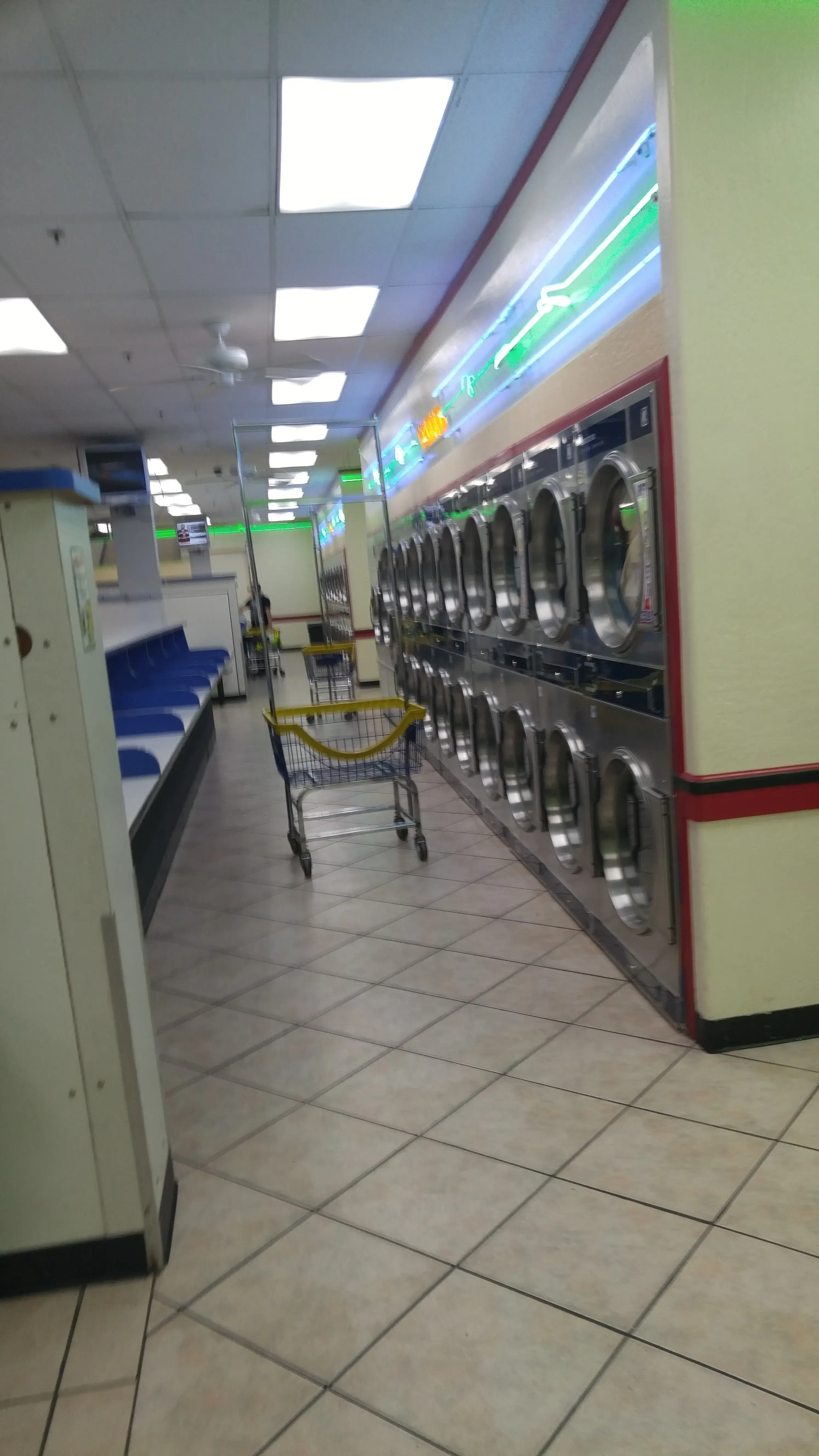 COIN Less LAUNDRY - Image 7