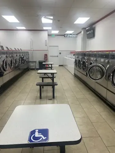 COIN Less LAUNDRY thumbnail 4