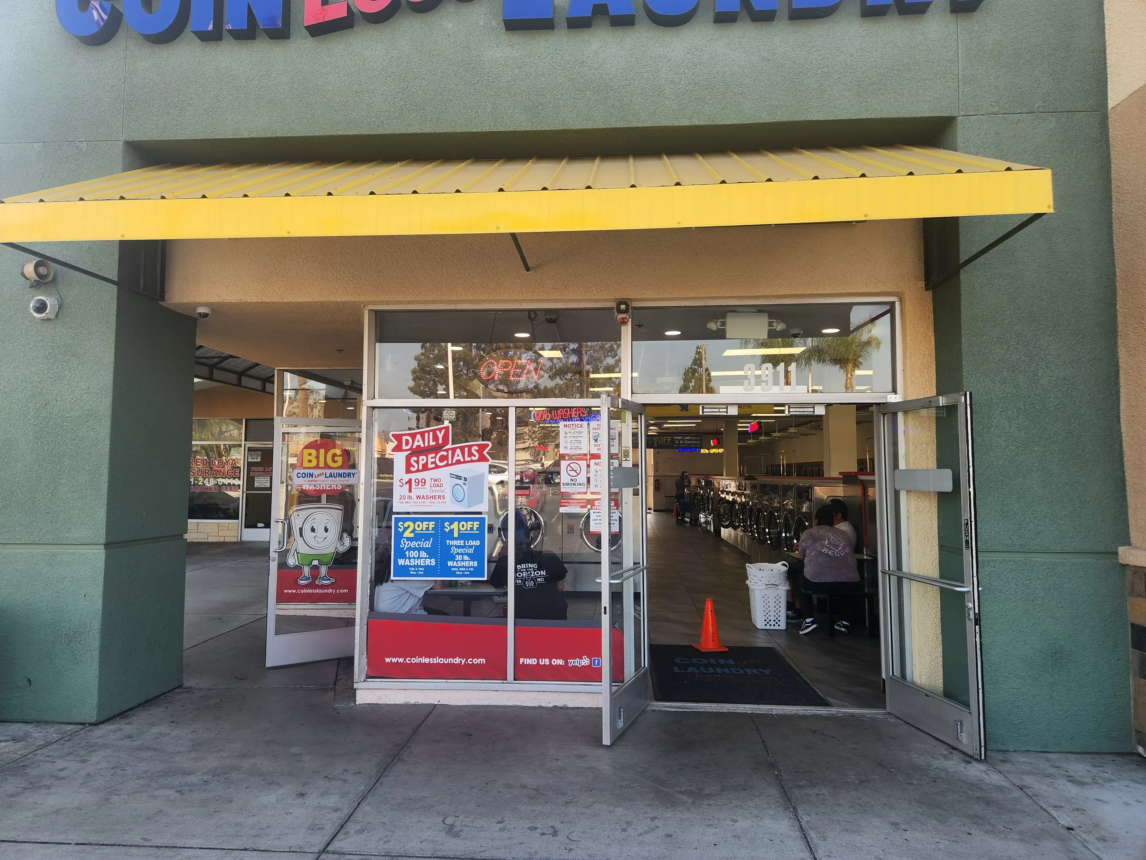 COIN Less LAUNDRY - Image 18