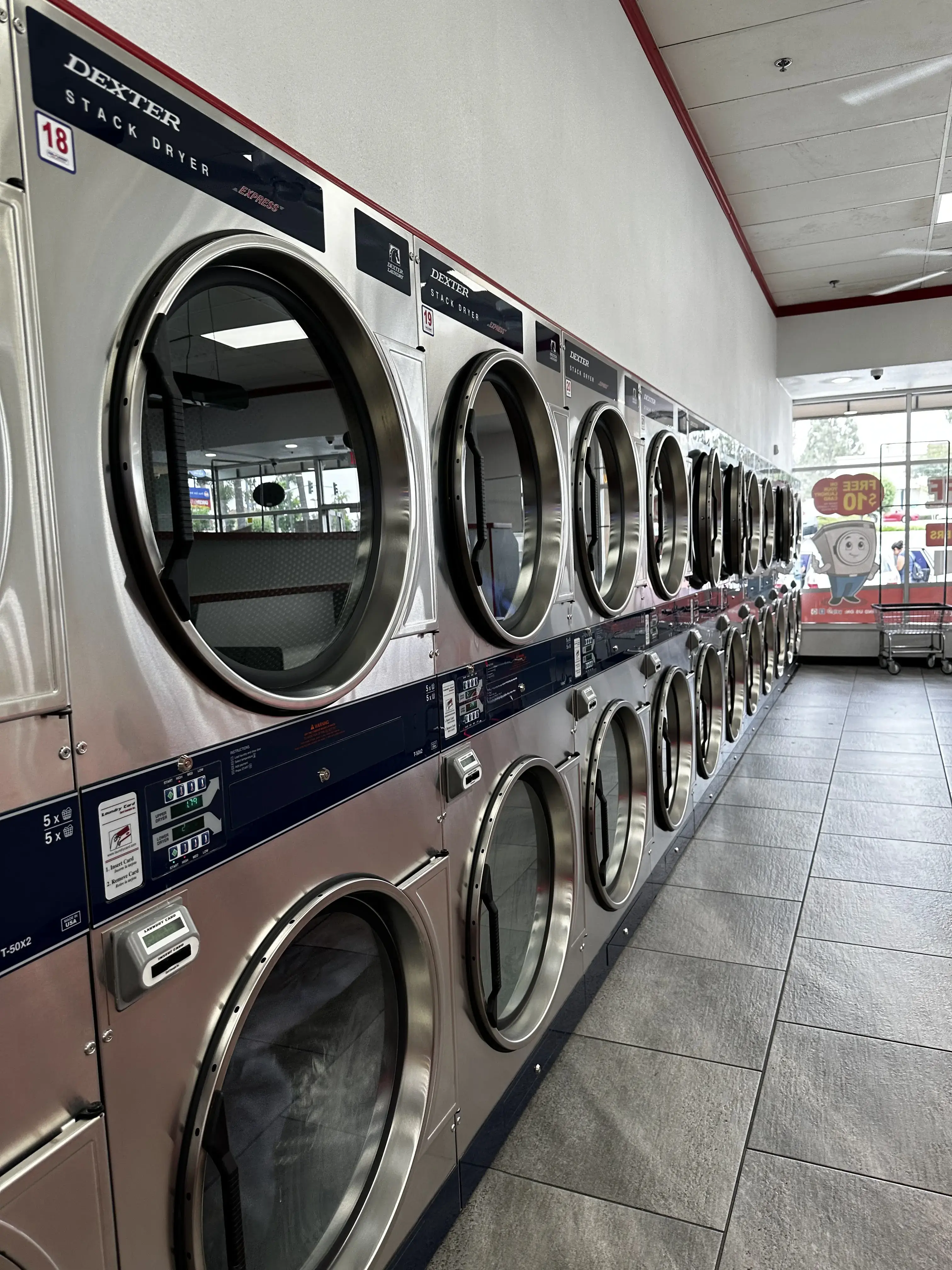 COIN Less LAUNDRY - Image 2