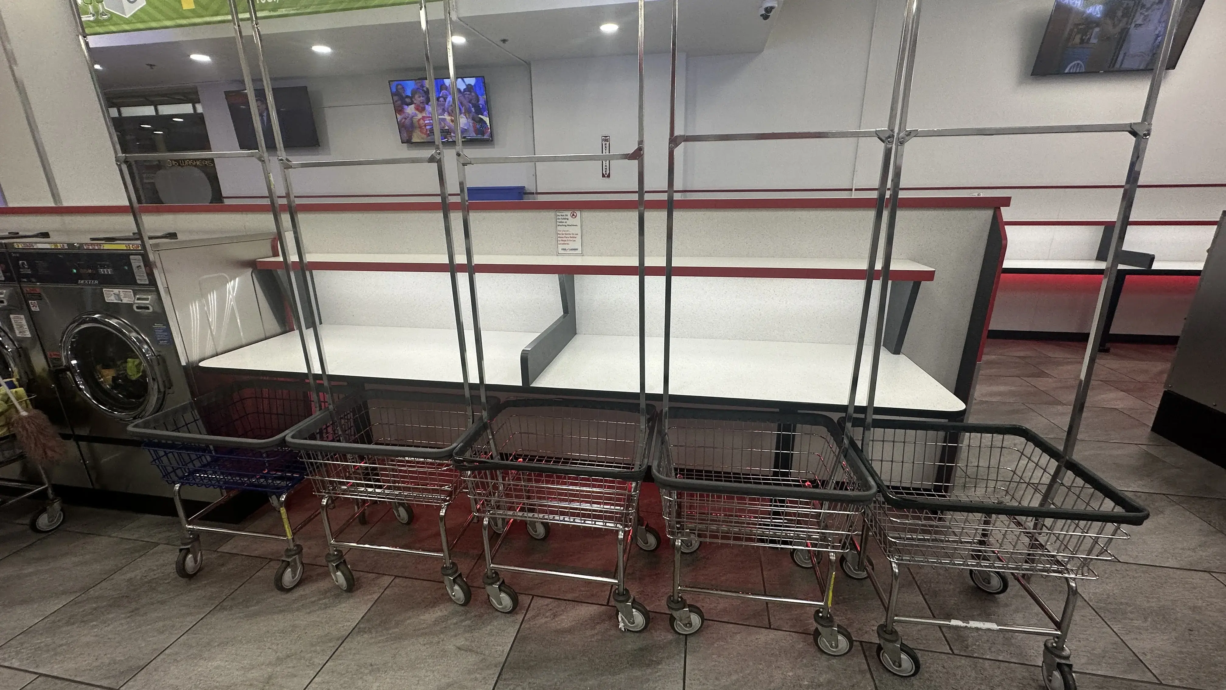 COIN Less LAUNDRY - Image 8