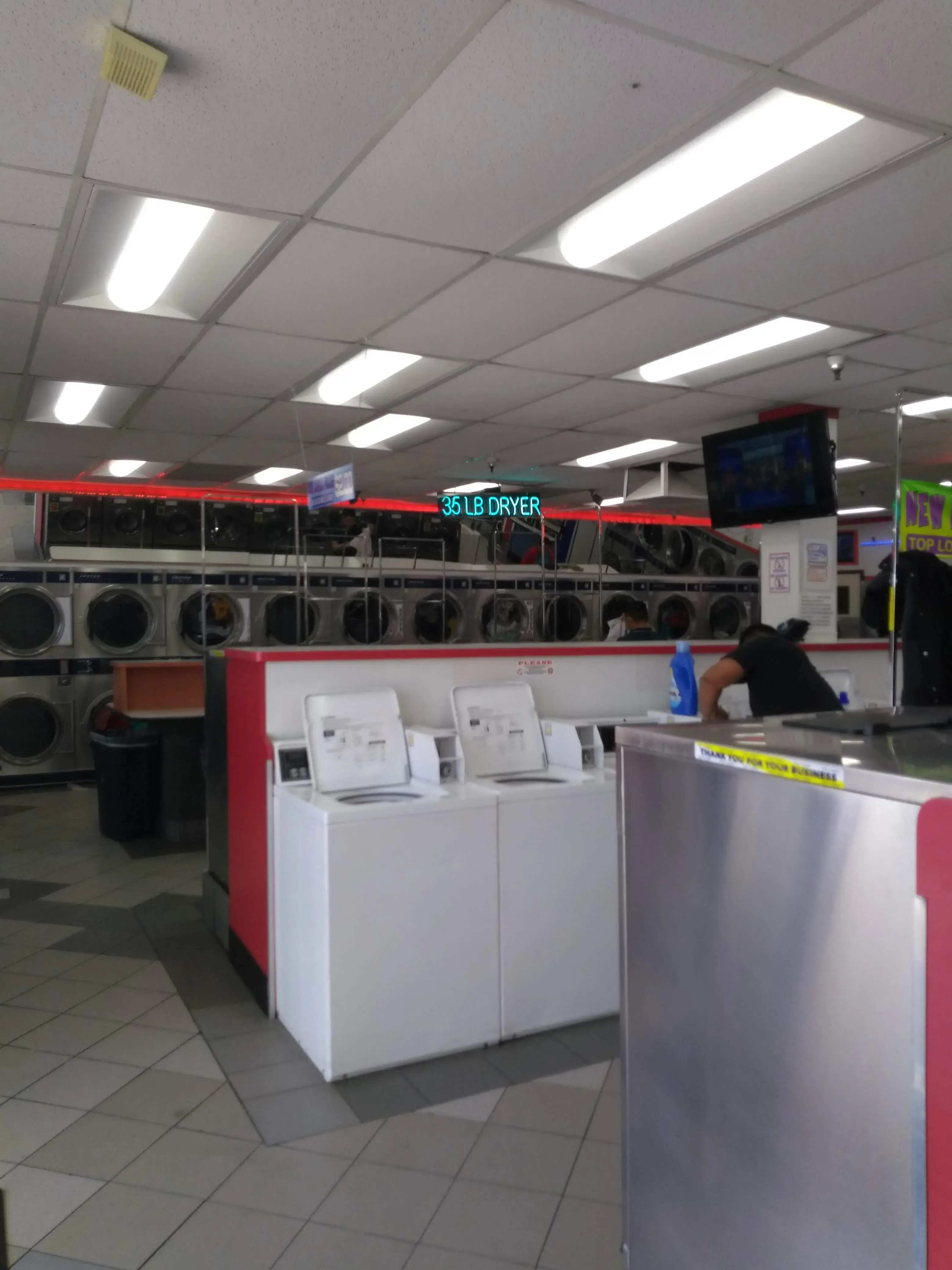 COIN Less LAUNDRY - Image 16