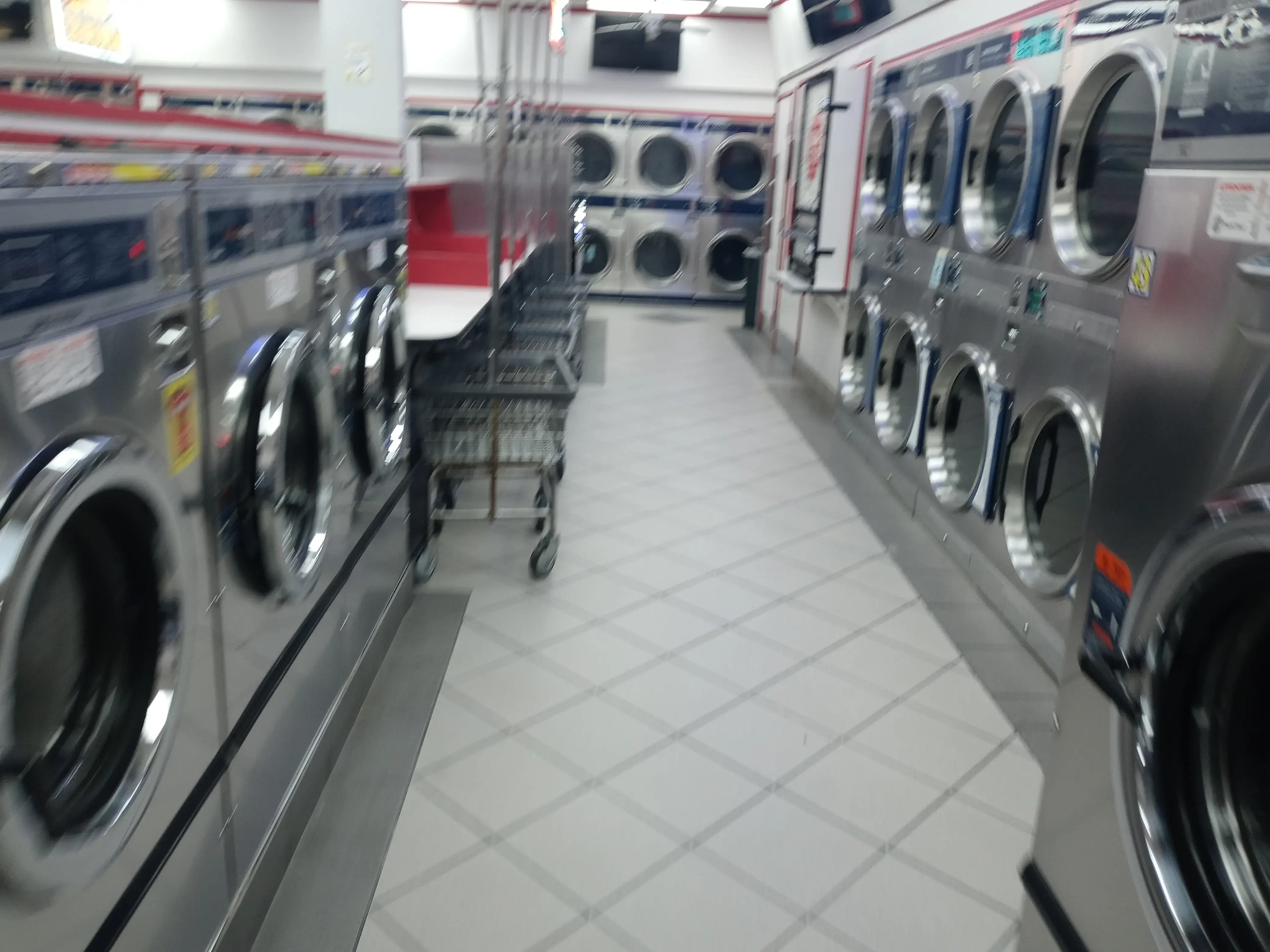 COIN Less LAUNDRY - Image 18