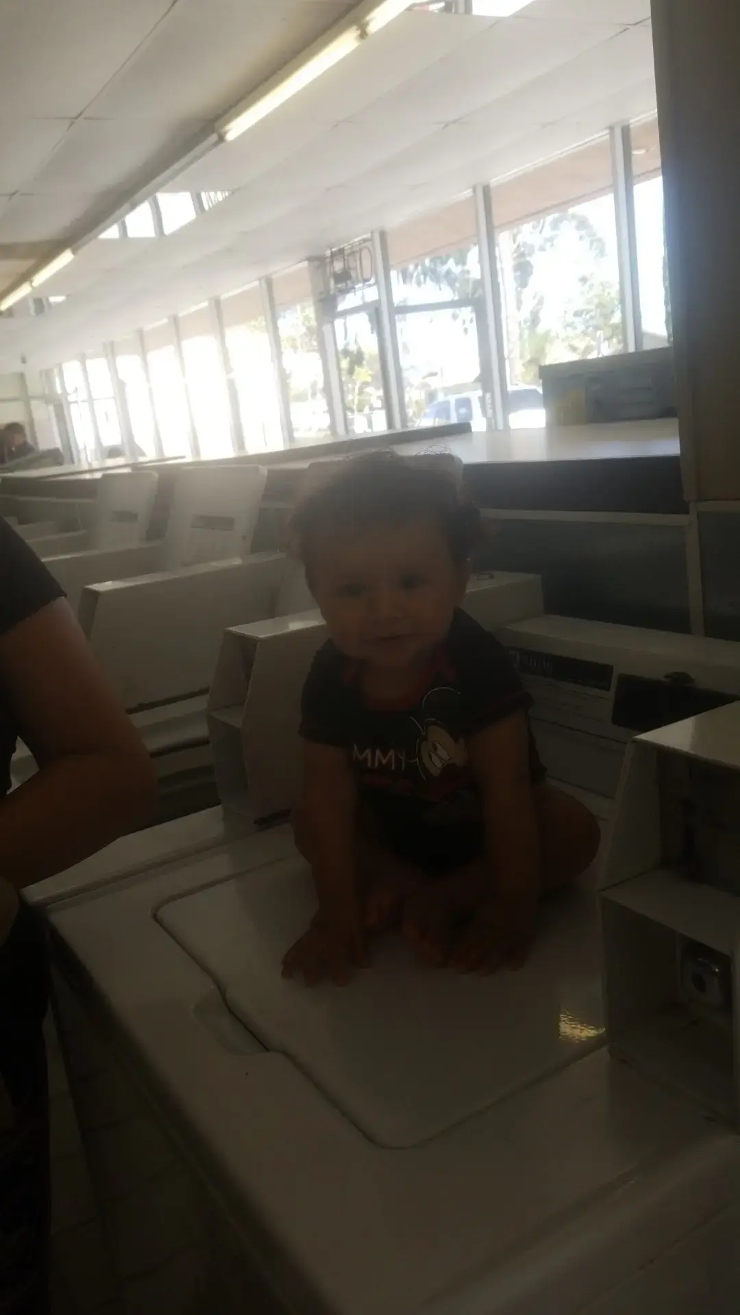 COIN Less LAUNDRY - Image 9