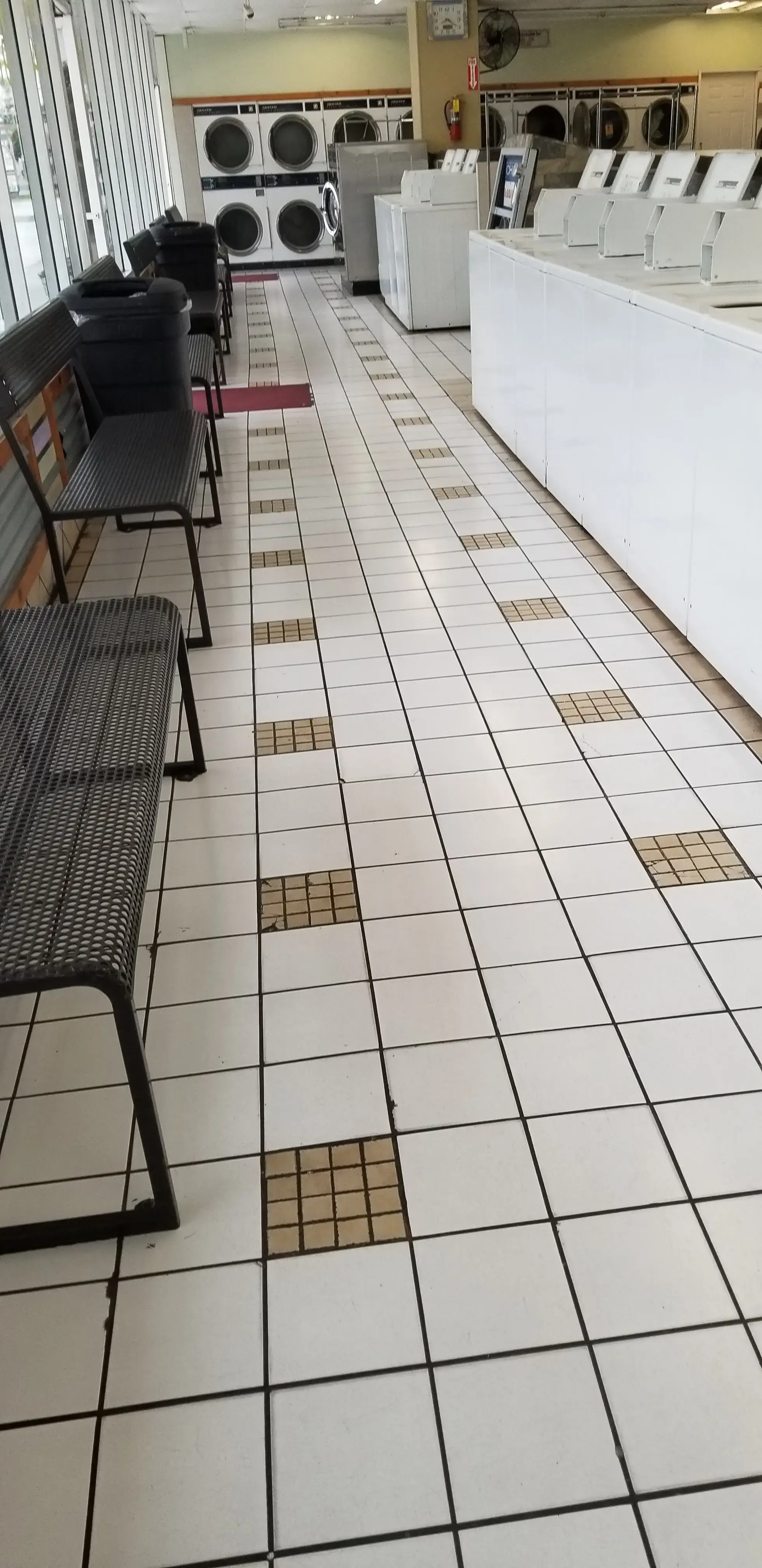 COIN Less LAUNDRY thumbnail 7