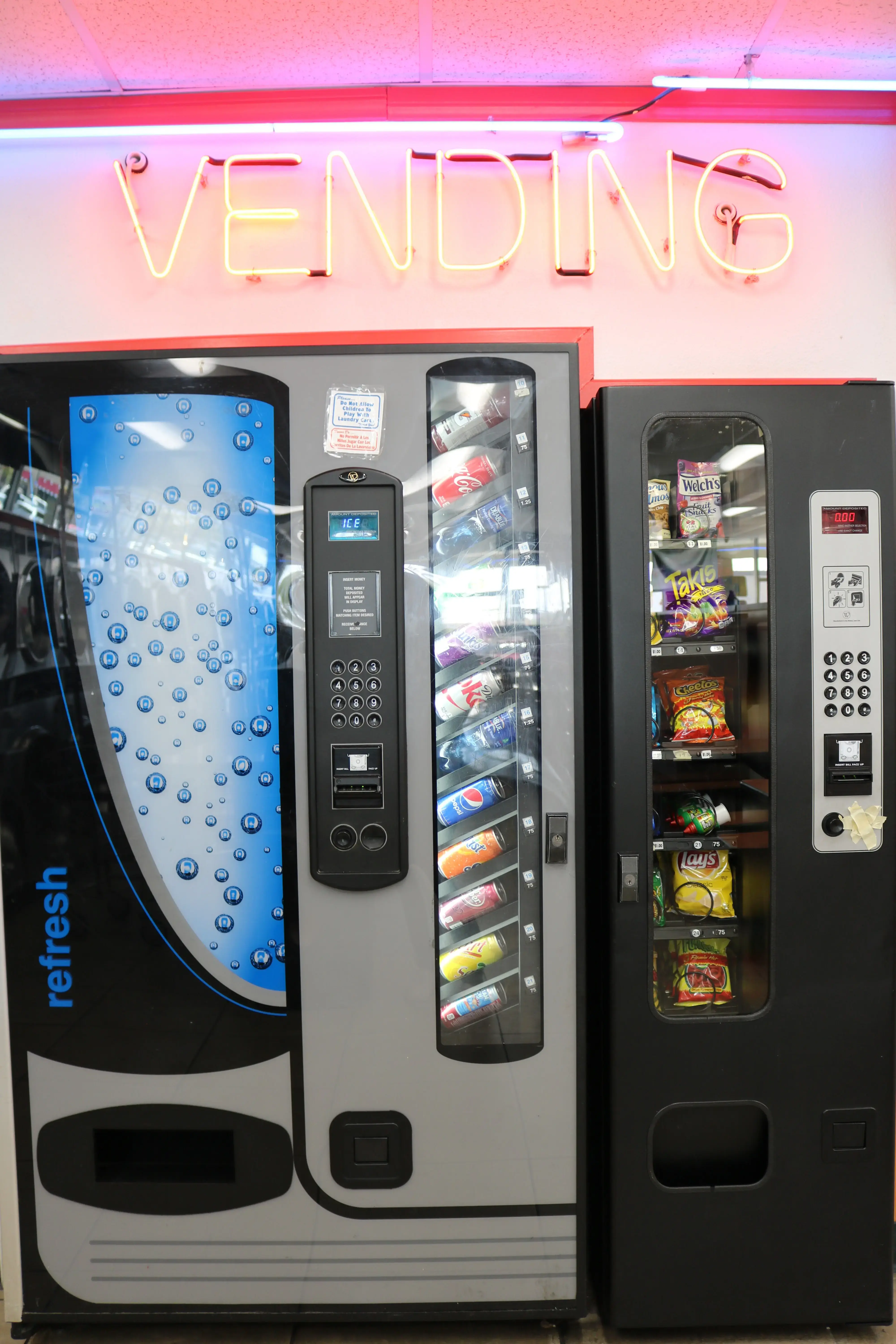 COIN Less LAUNDRY - Image 9