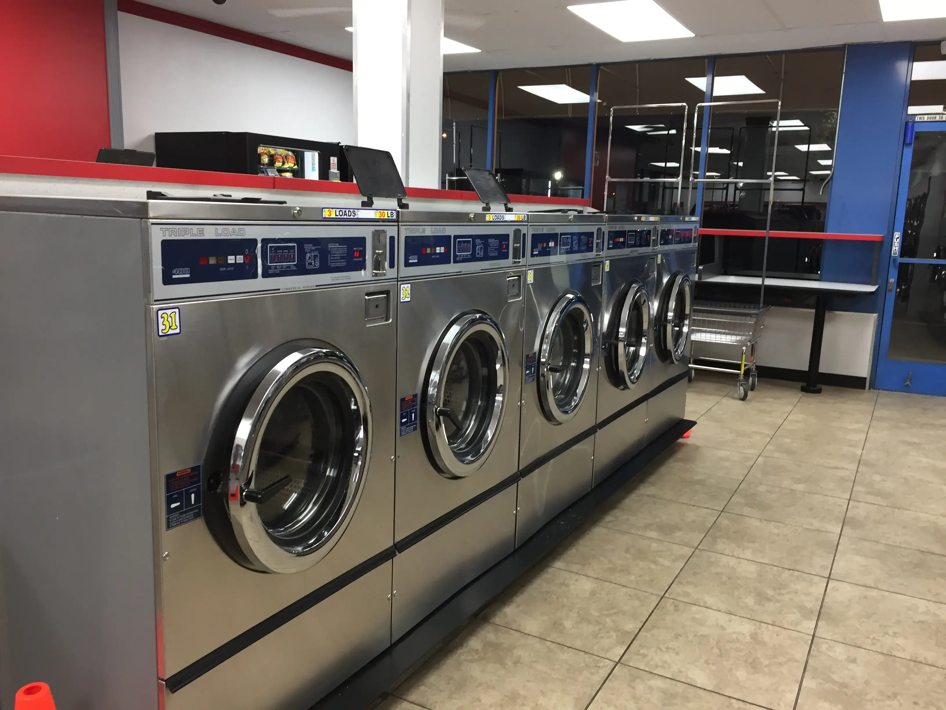 COIN Less LAUNDRY - Image 16