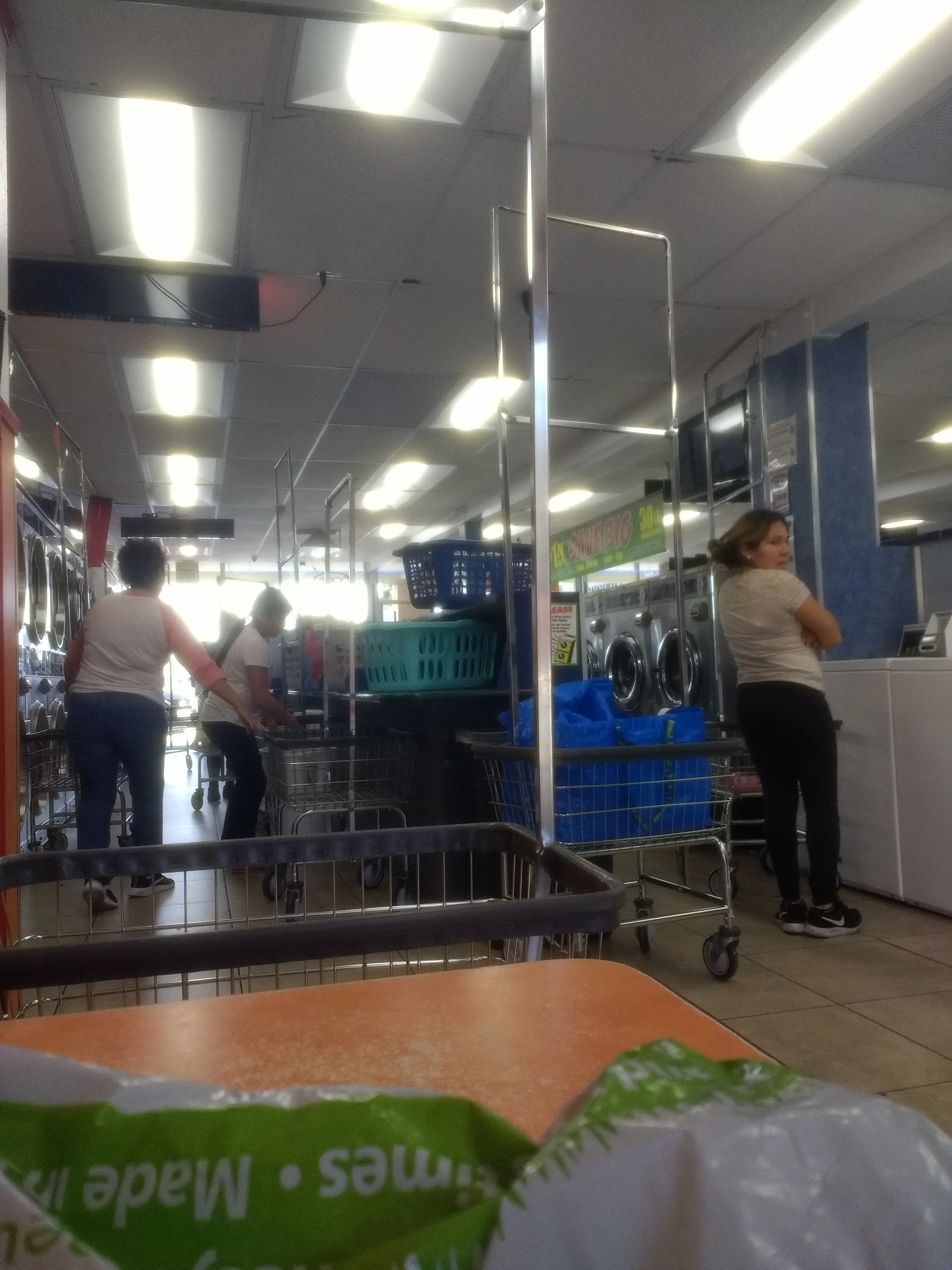 COIN Less LAUNDRY - Image 20