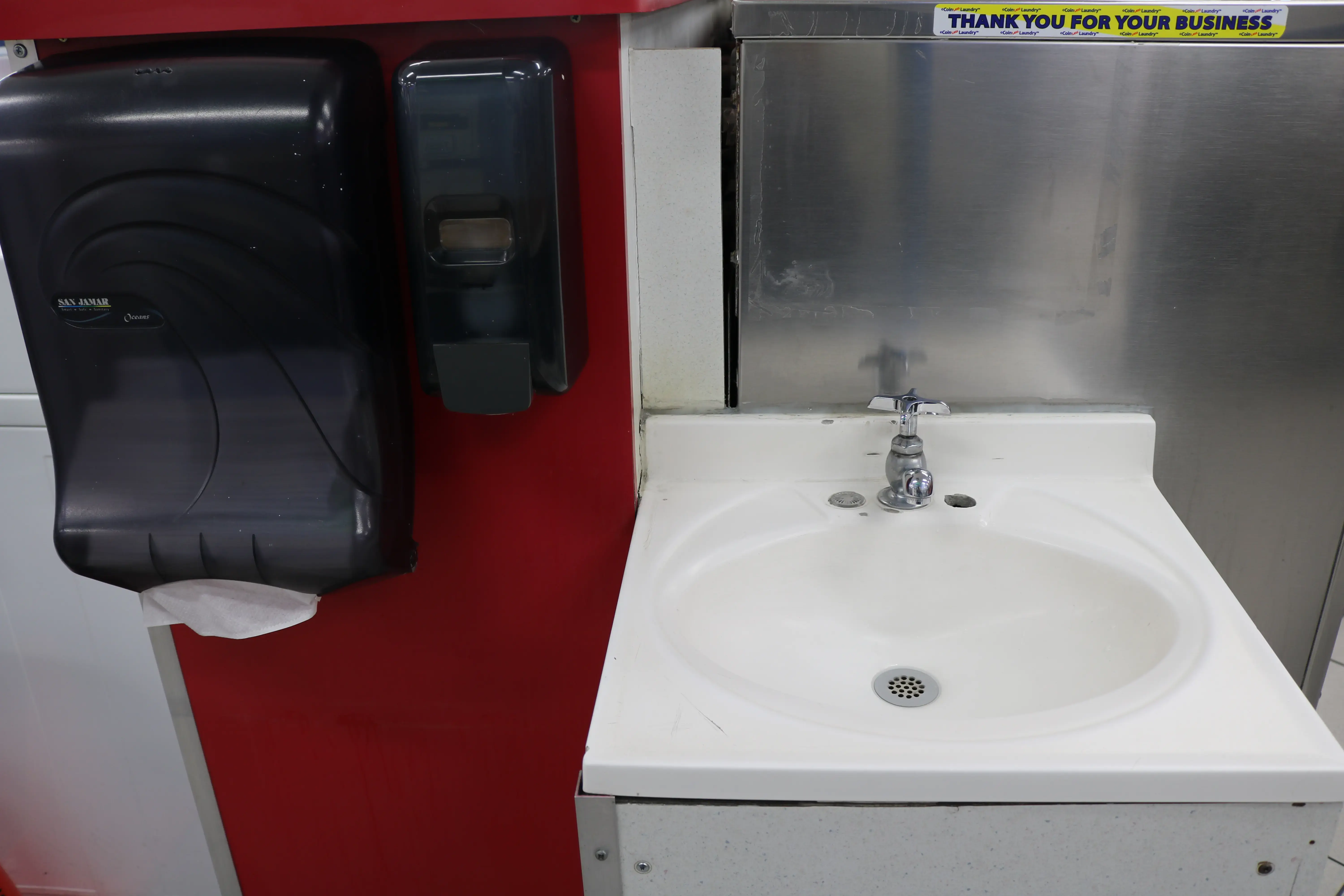 COIN Less LAUNDRY - Image 19