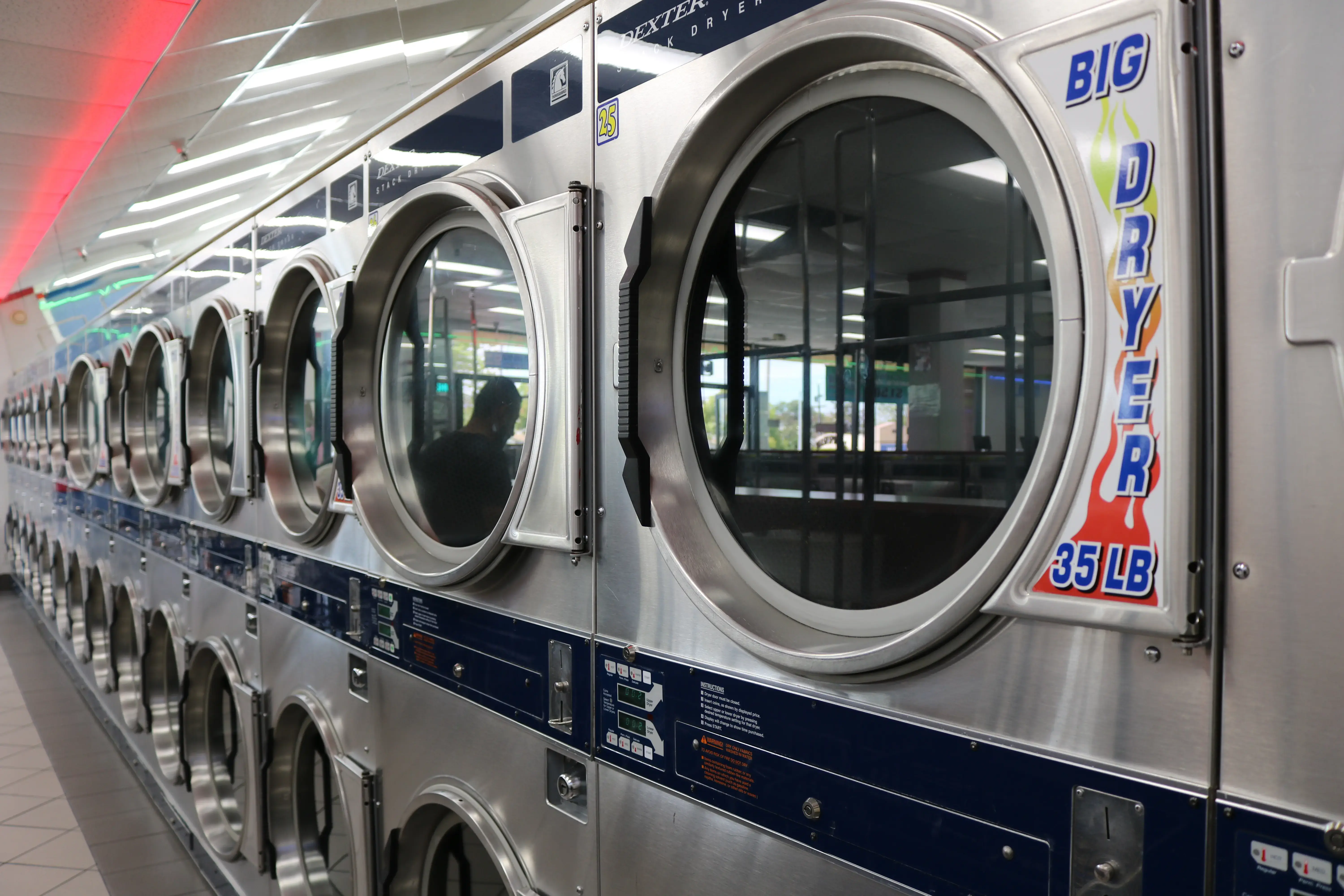 COIN Less LAUNDRY - Image 4