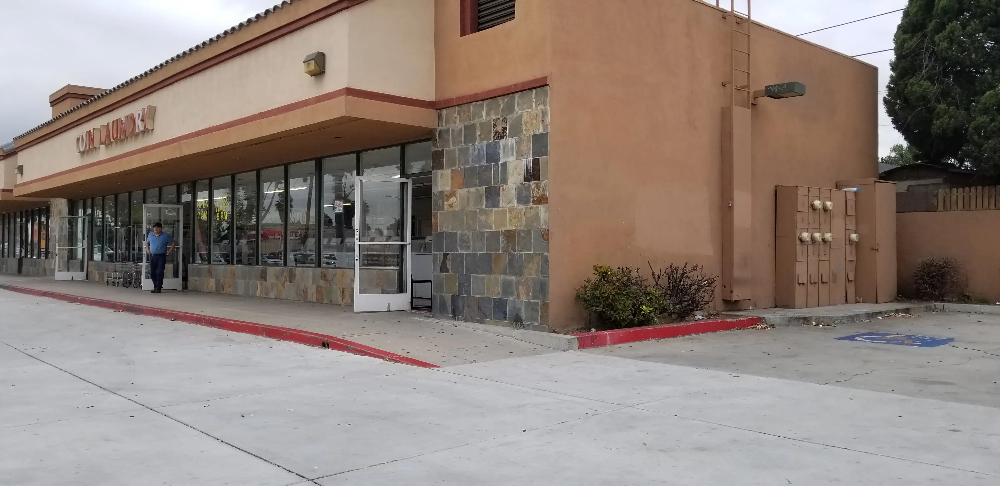 COIN Less LAUNDRY thumbnail 6