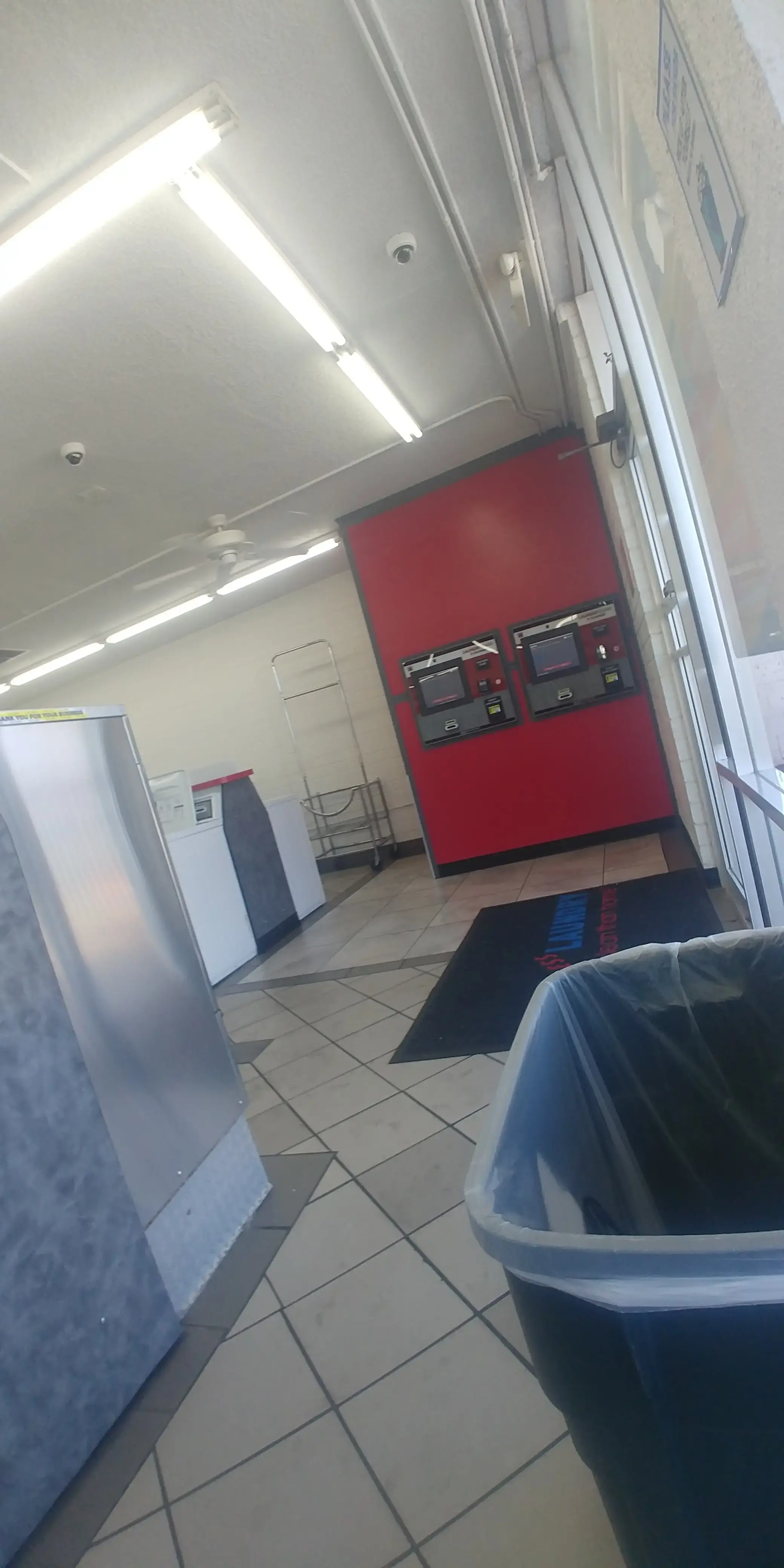 COIN Less LAUNDRY - Image 10