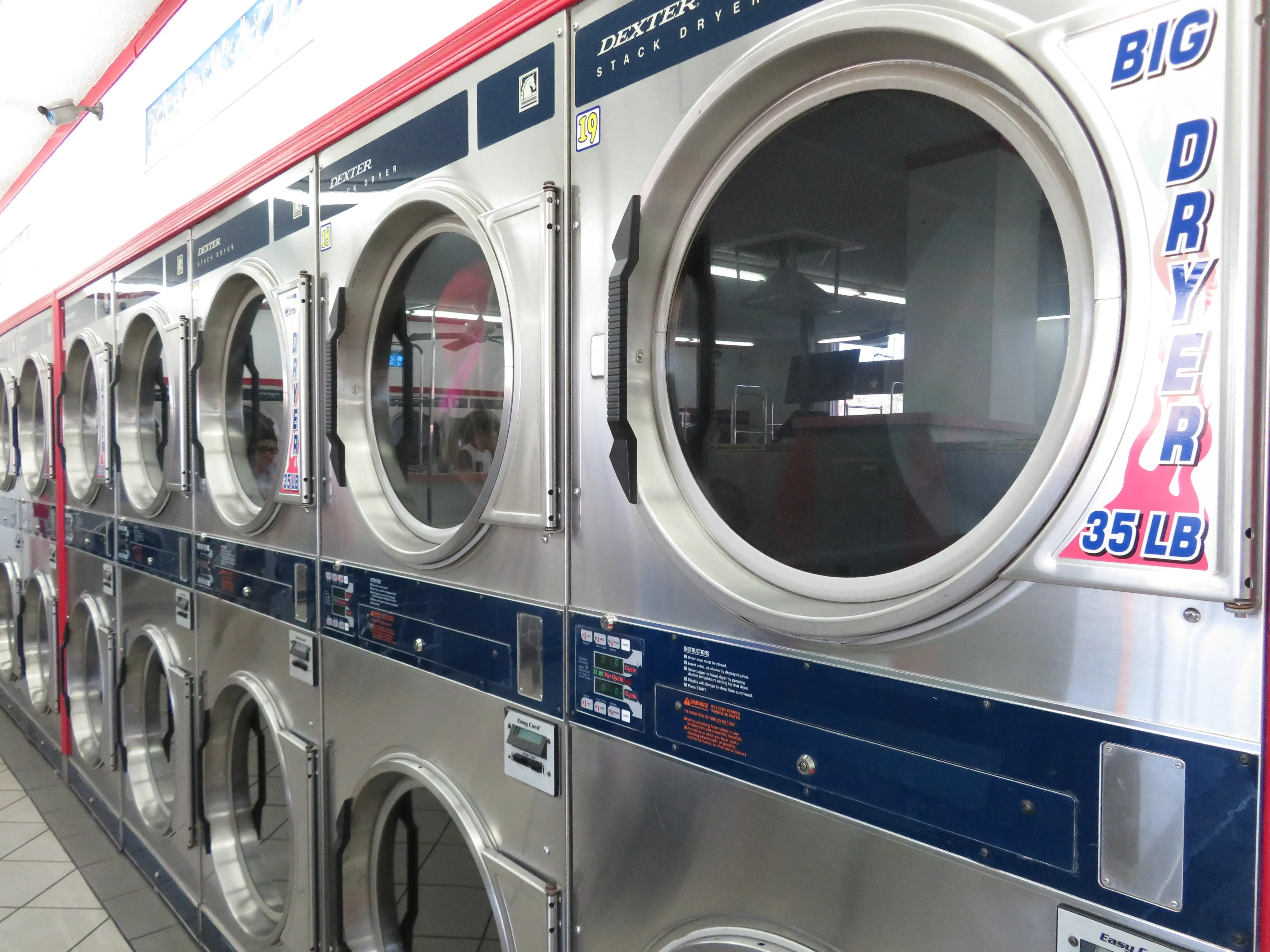 COIN Less LAUNDRY - Image 12