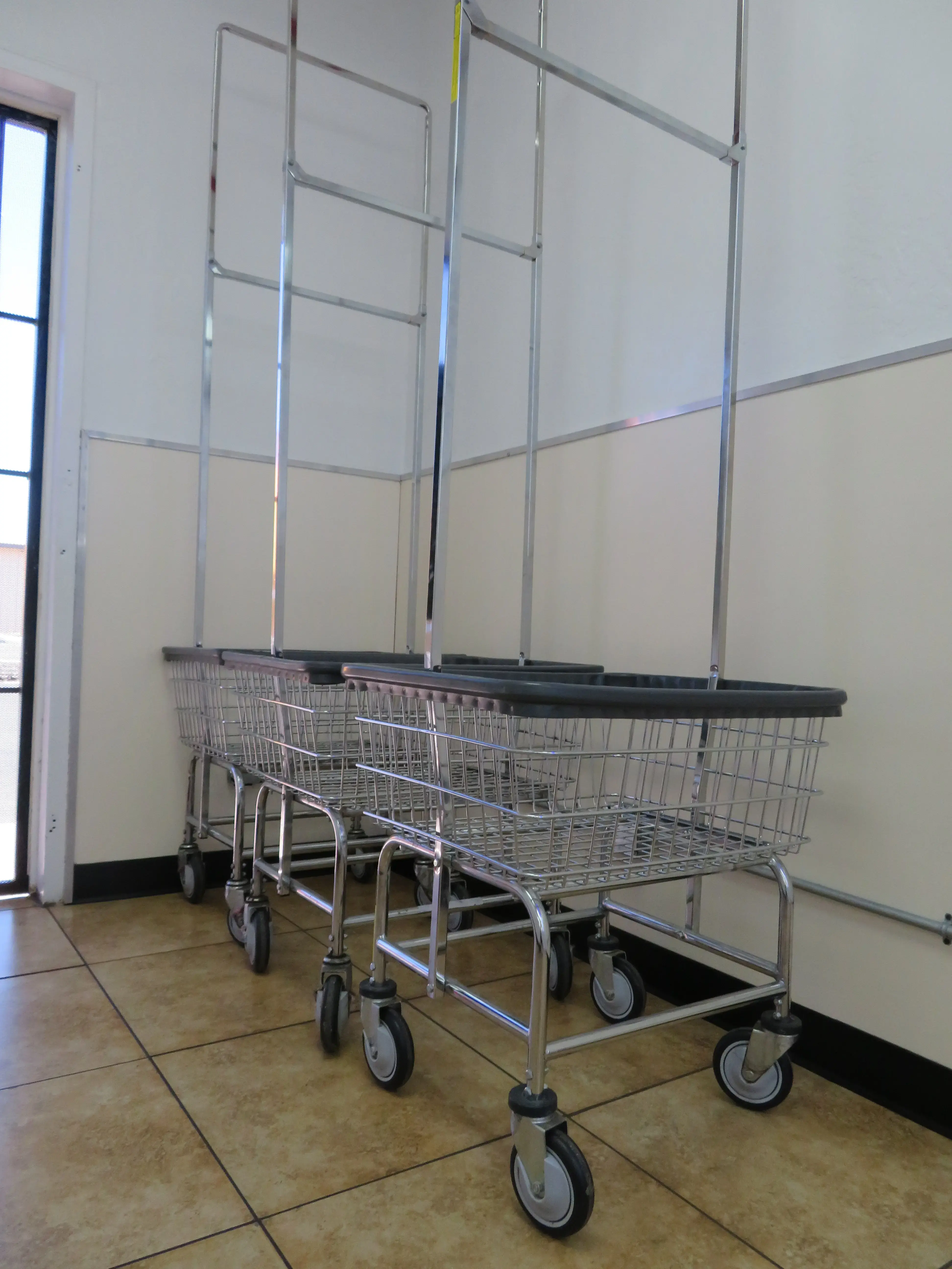 COIN Less LAUNDRY - Image 8