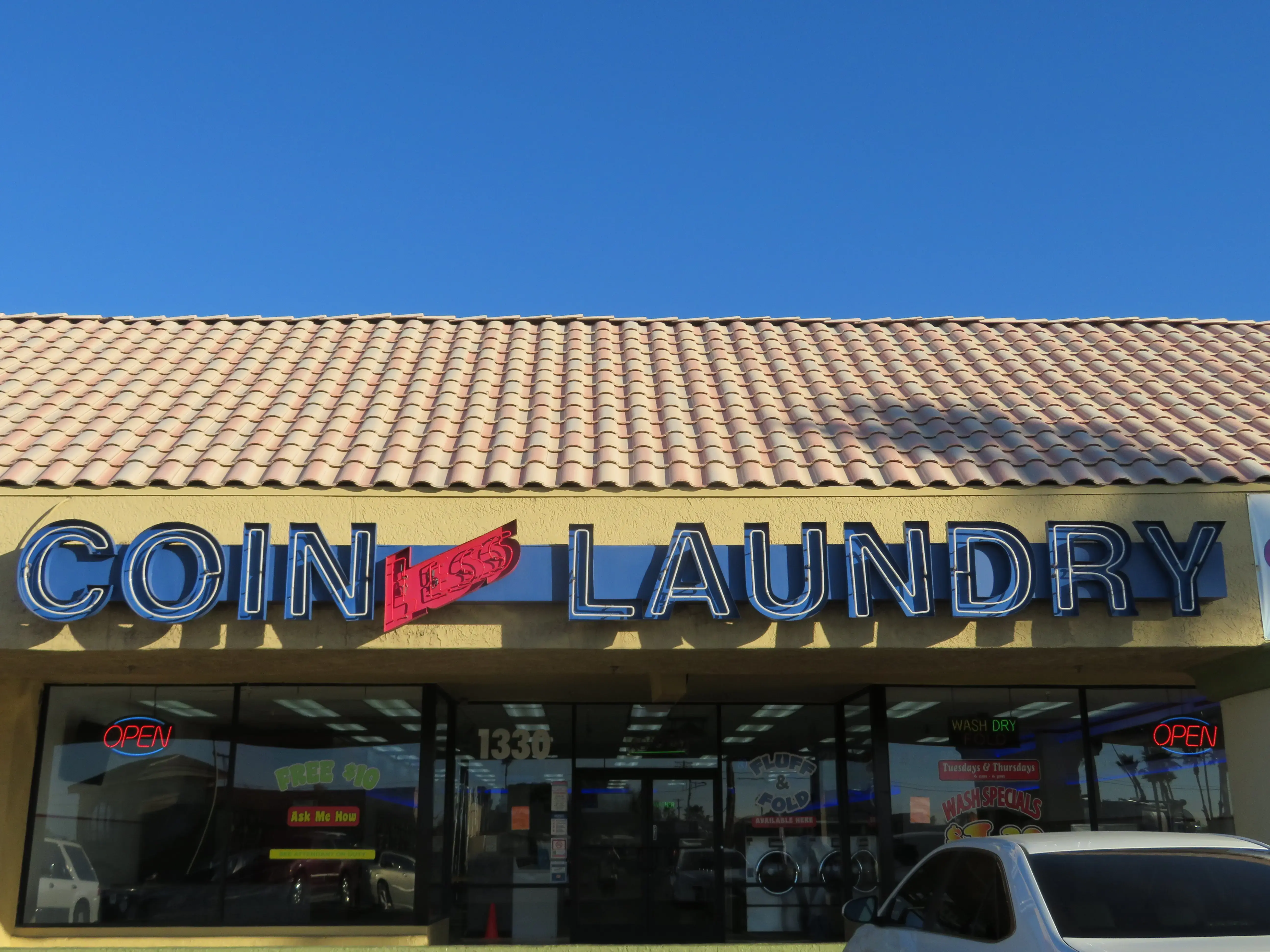 COIN Less LAUNDRY thumbnail 2