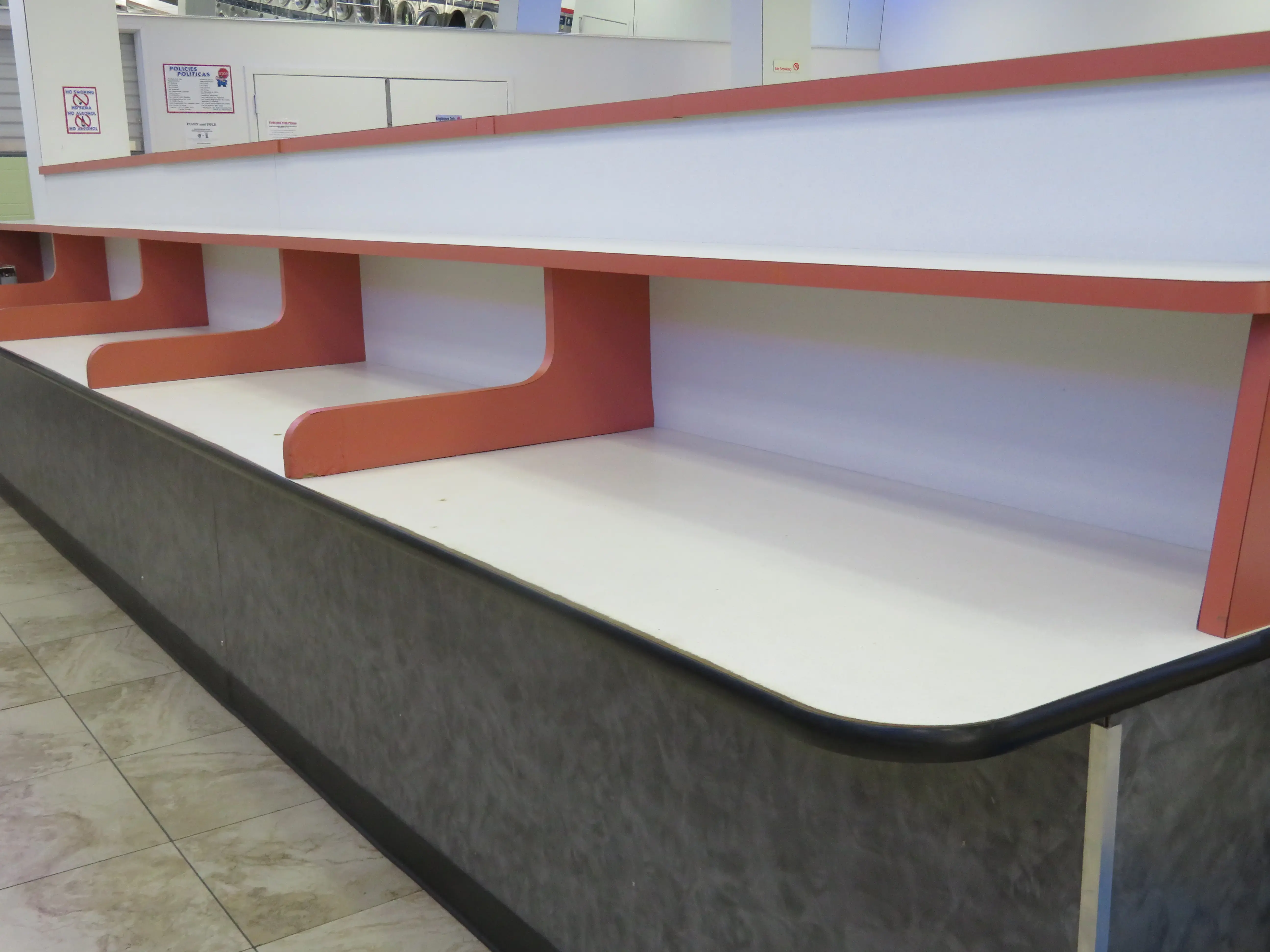 COIN Less LAUNDRY - Image 13